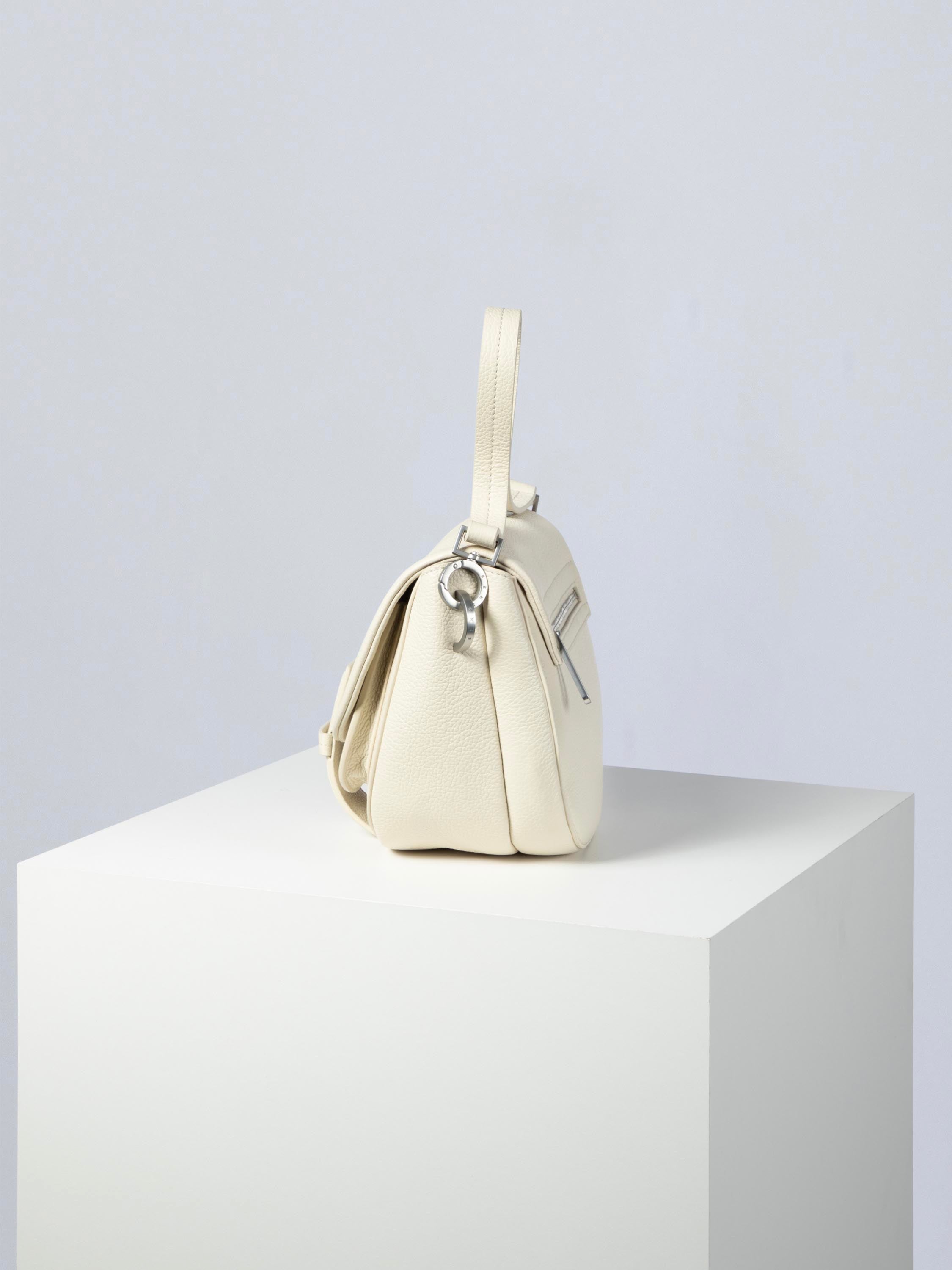 color:reines weiß_ansicht:000000000000003_dokar:Z07_dokar-text:online inhalt