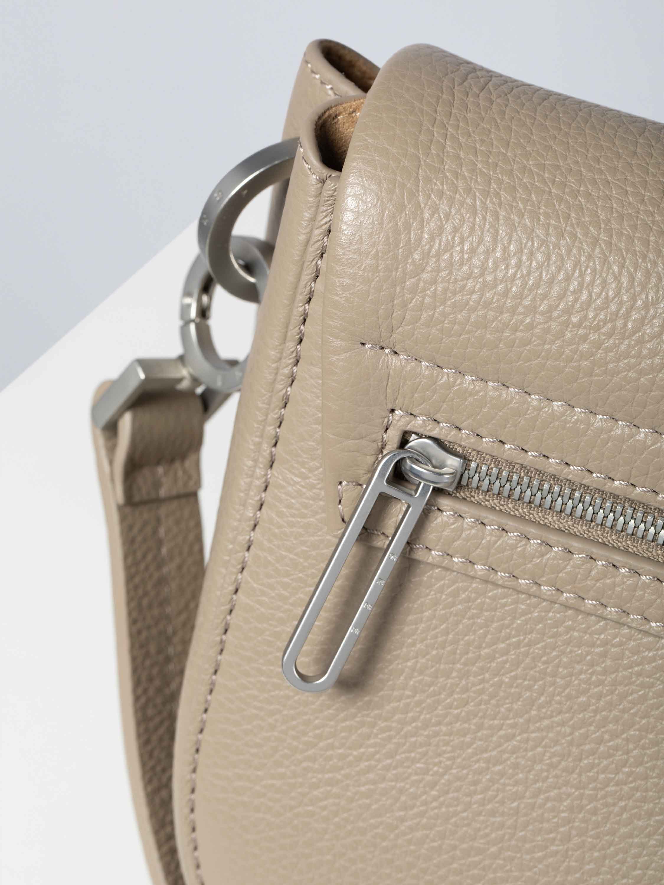 color:taupe_ansicht:000000000000006_dokar:Z07_dokar-text:online inhalt