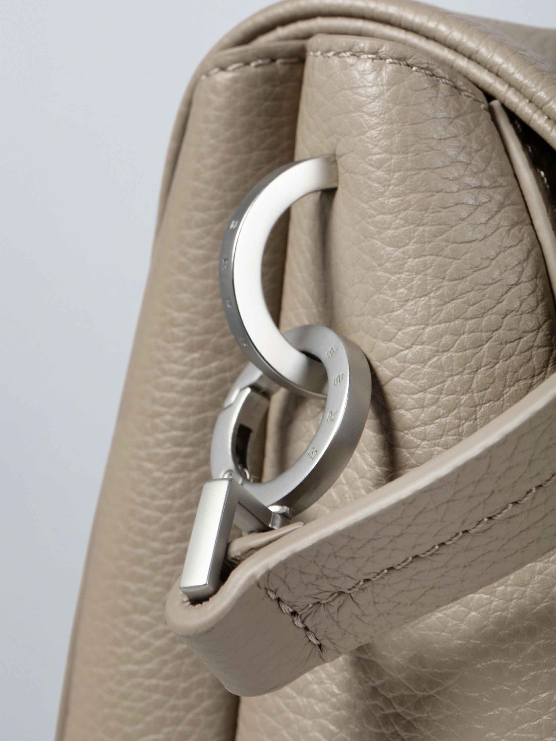 color:taupe_ansicht:000000000000006_dokar:Z07_dokar-text:online inhalt