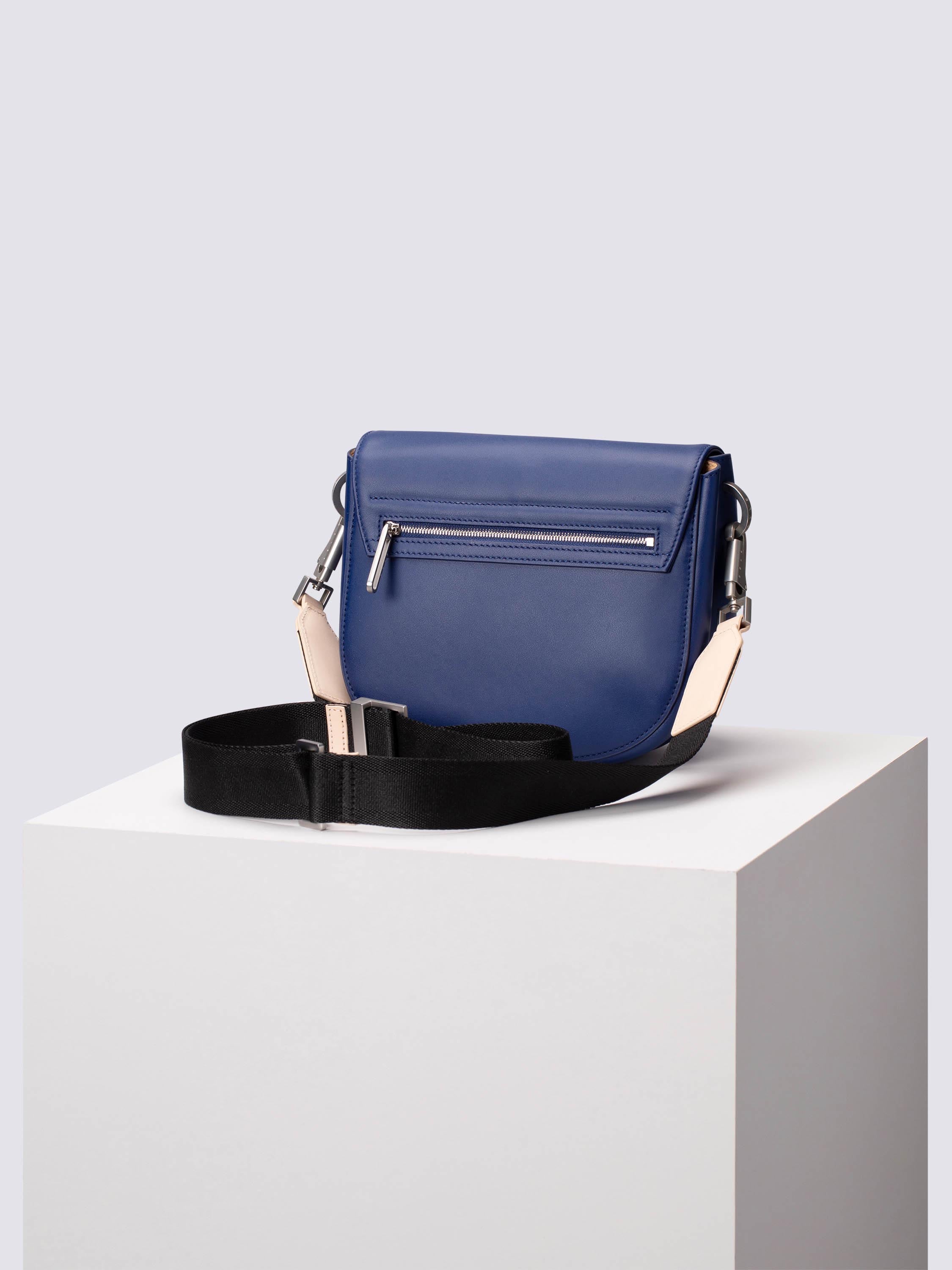 color:mittelblau_ansicht:000000000000002_dokar:Z07_dokar-text:online inhalt