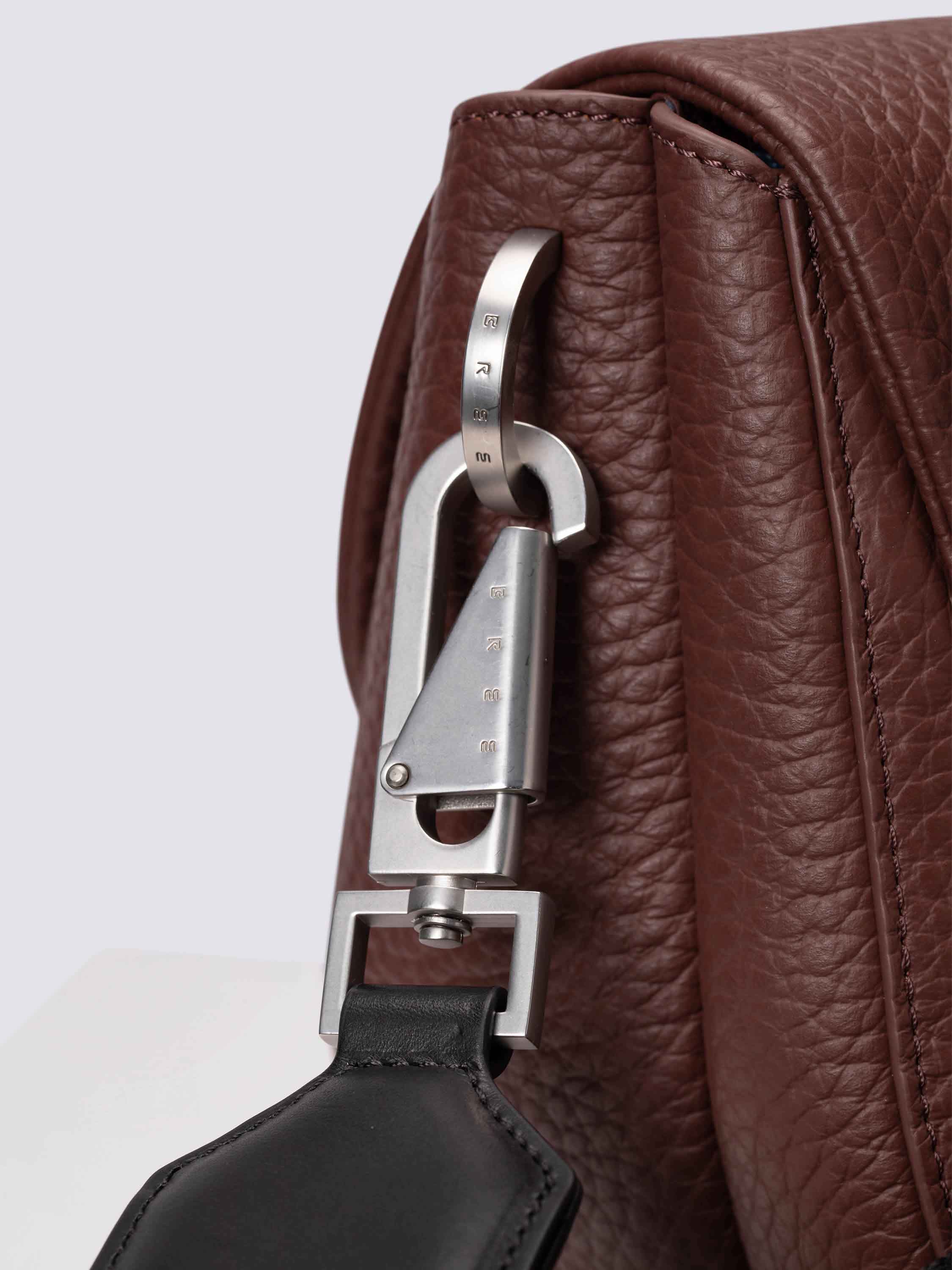 color:marron_ansicht:000000000000010_dokar:Z07_dokar-text:online inhalt