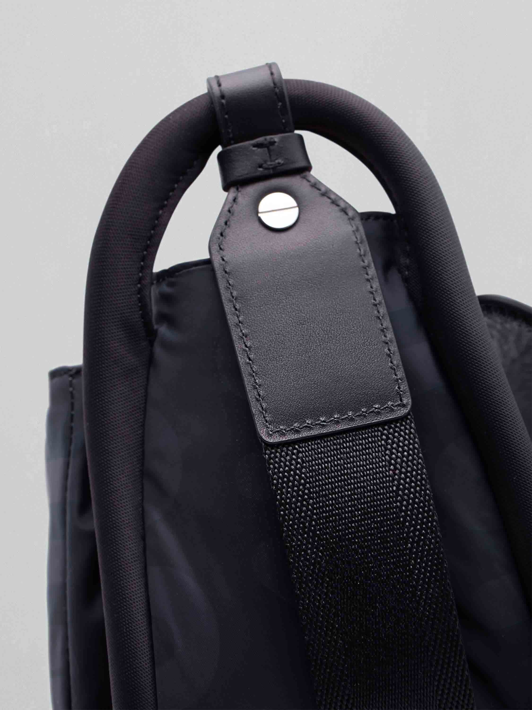 color:schwarz_ansicht:000000000000011_dokar:Z07_dokar-text:online inhalt