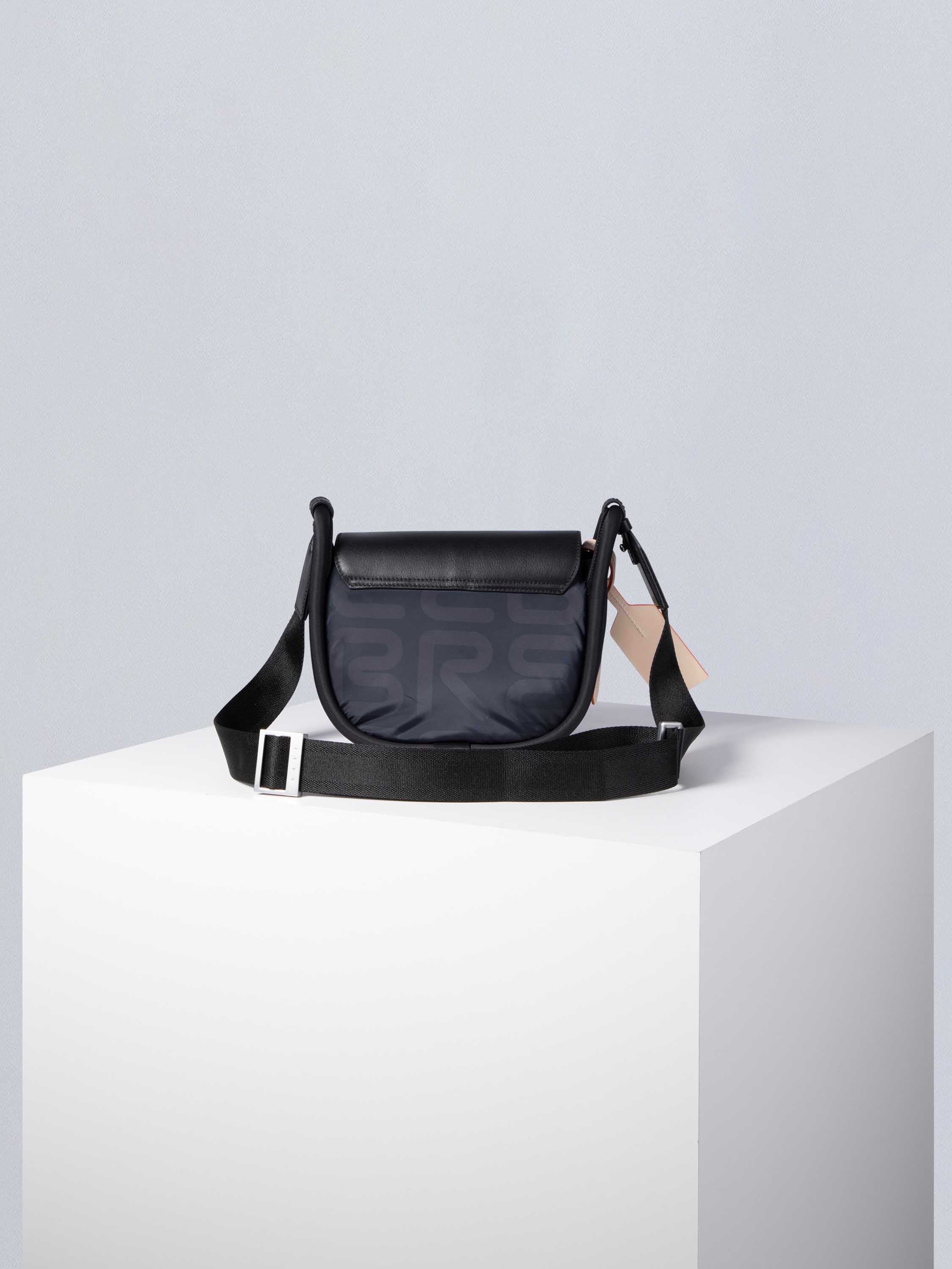 color:schwarz_ansicht:000000000000004_dokar:Z07_dokar-text:online inhalt