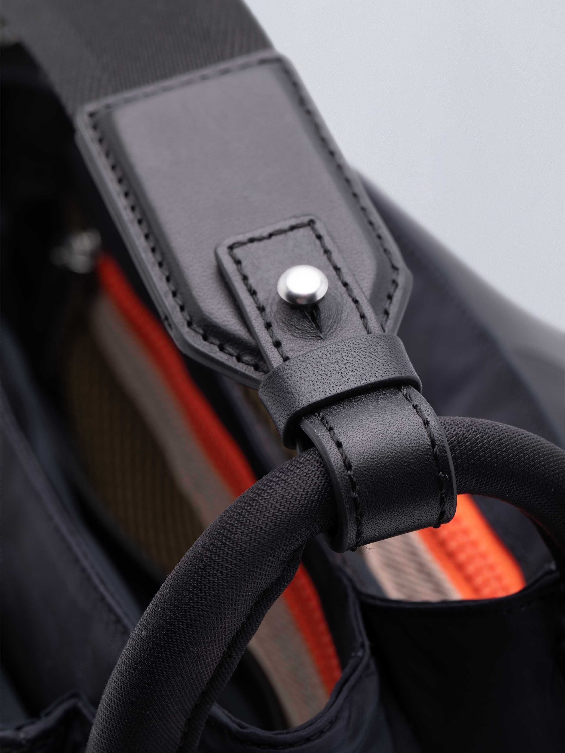 color:schwarz_ansicht:000000000000009_dokar:Z07_dokar-text:online inhalt