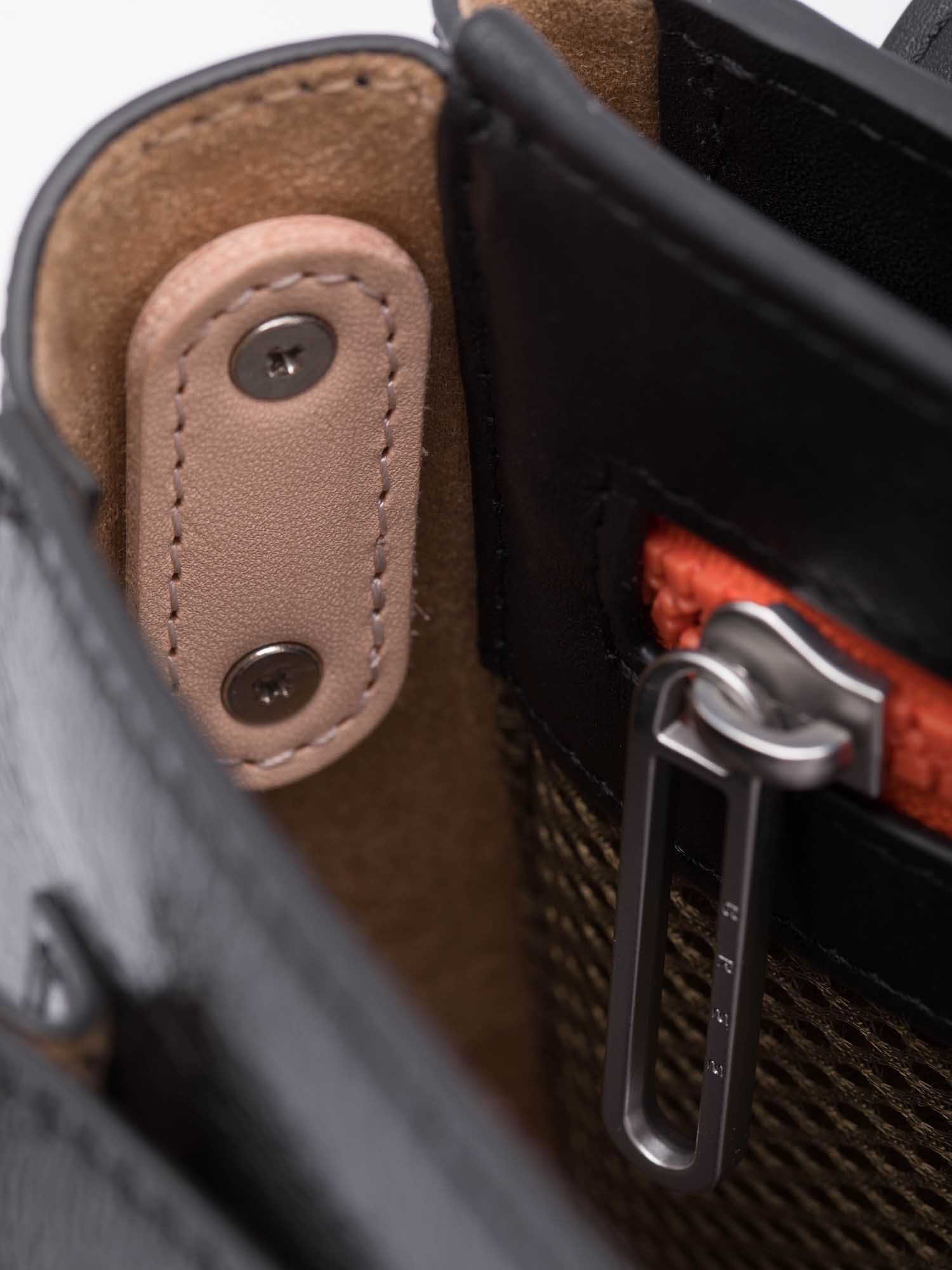 color:schwarz_ansicht:000000000000009_dokar:Z07_dokar-text:online inhalt