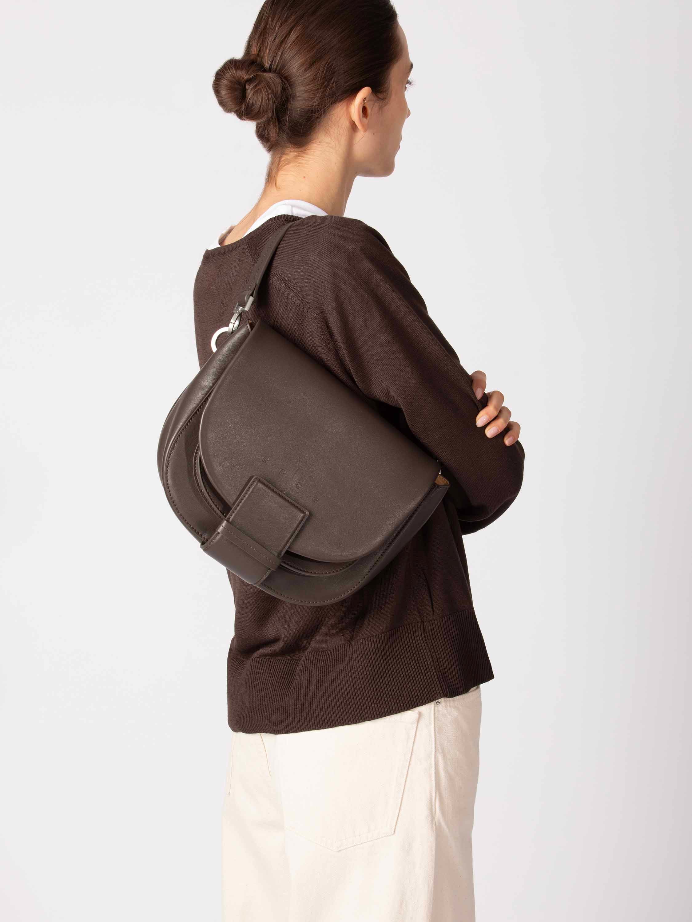 color:dunkelbraun_ansicht:000000000000011_dokar:Z07_dokar-text:online inhalt