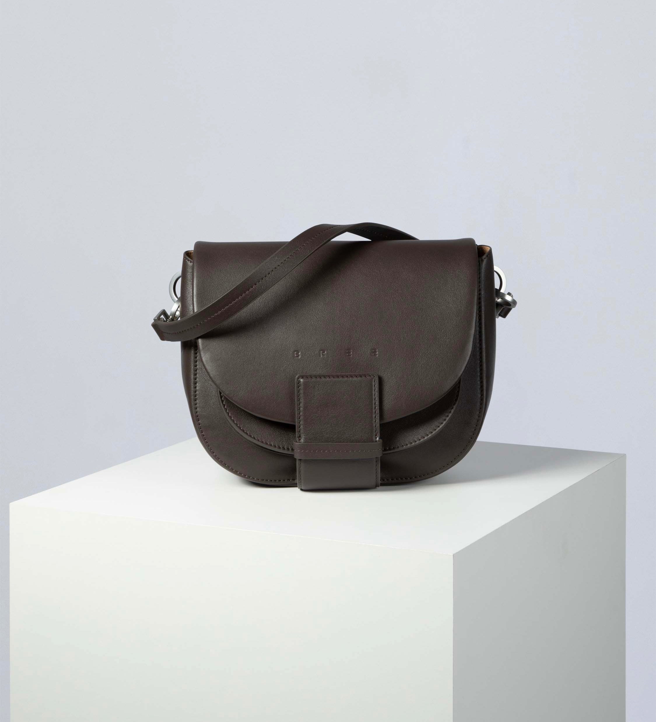 color:dunkelbraun_ansicht:000000000000001_dokar:Z07_dokar-text:online inhalt