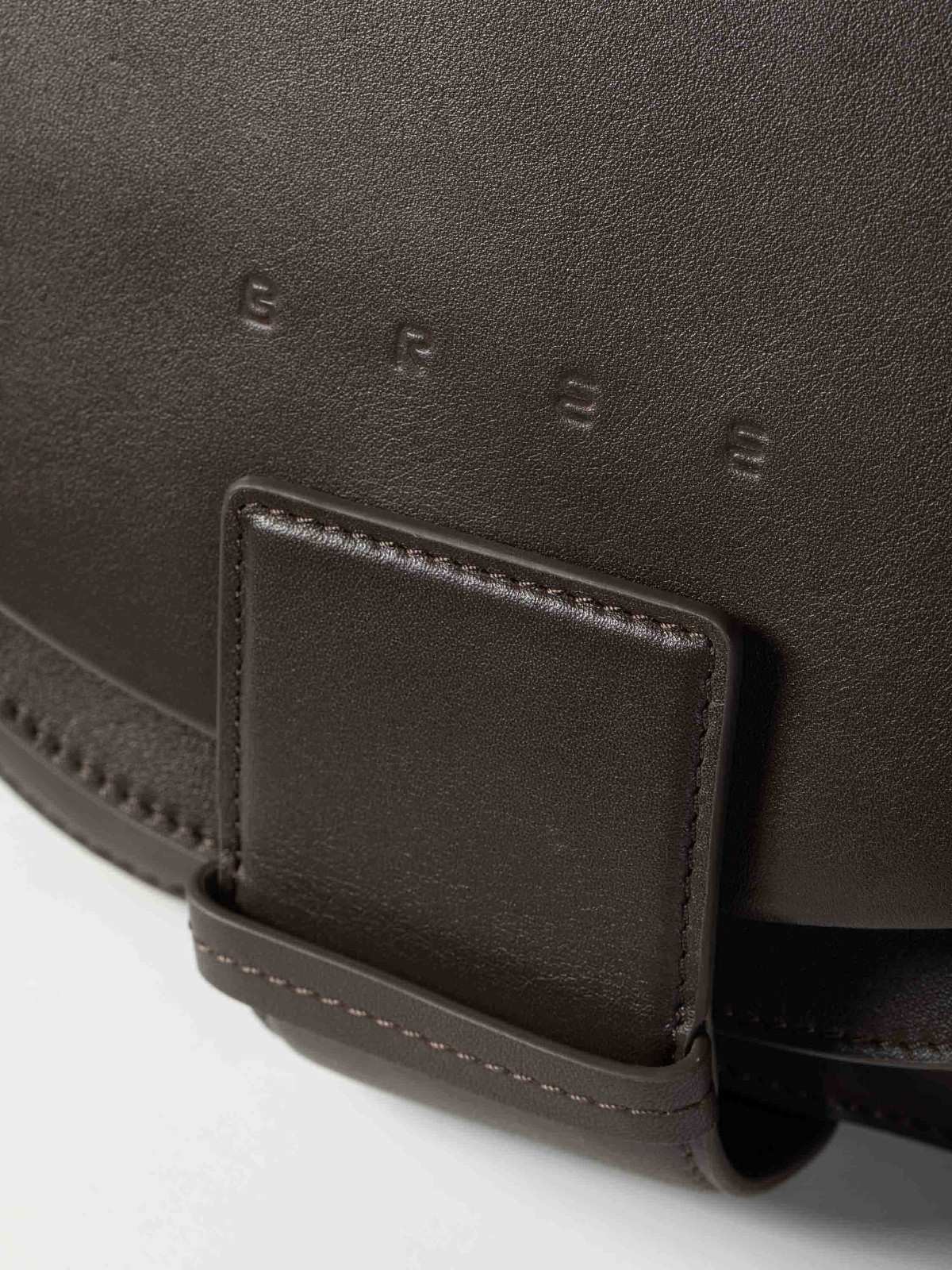 color:dunkelbraun_ansicht:000000000000007_dokar:Z07_dokar-text:online inhalt