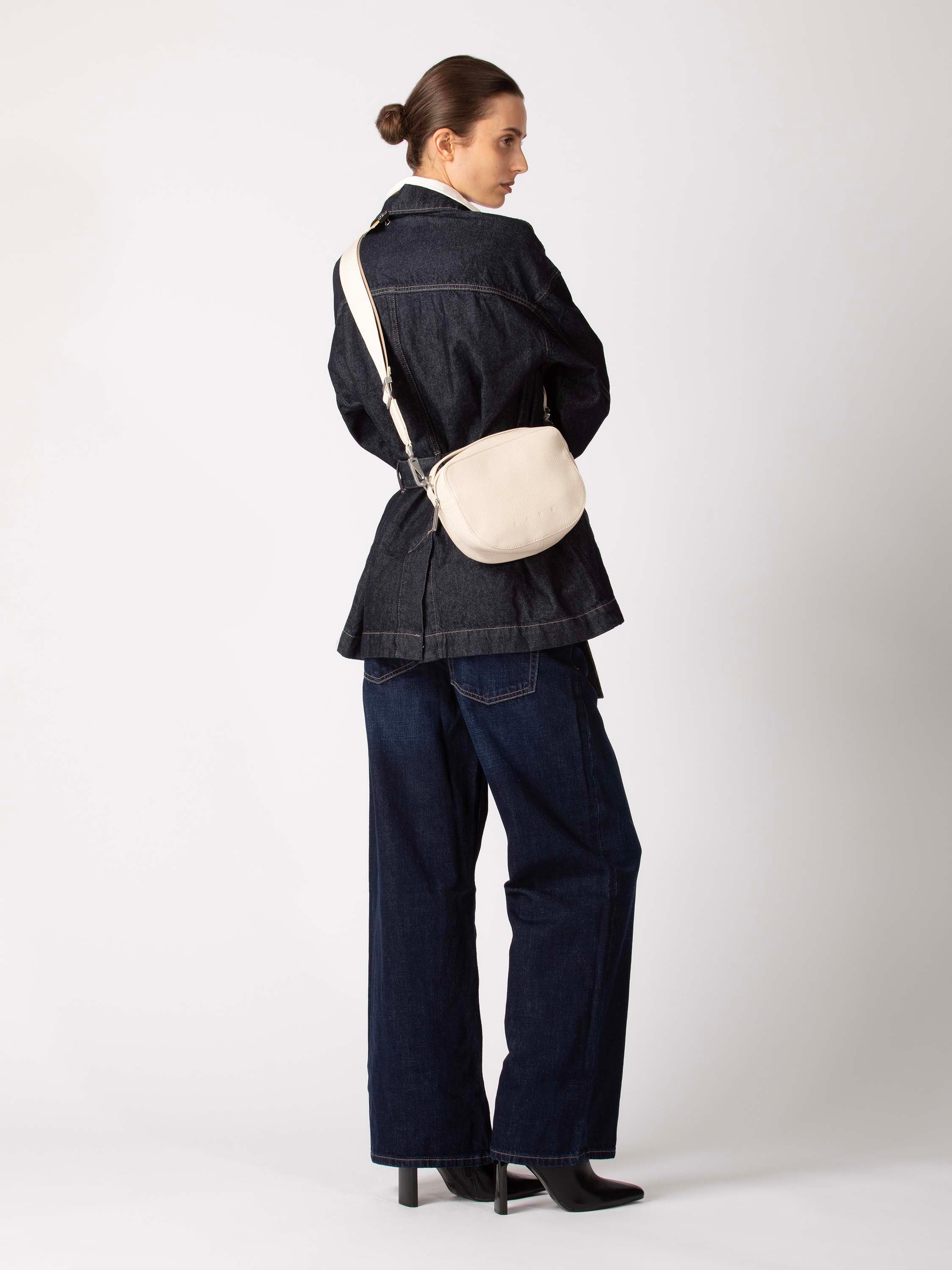 color:reines weiß_ansicht:000000000000006_dokar:Z07_dokar-text:online inhalt