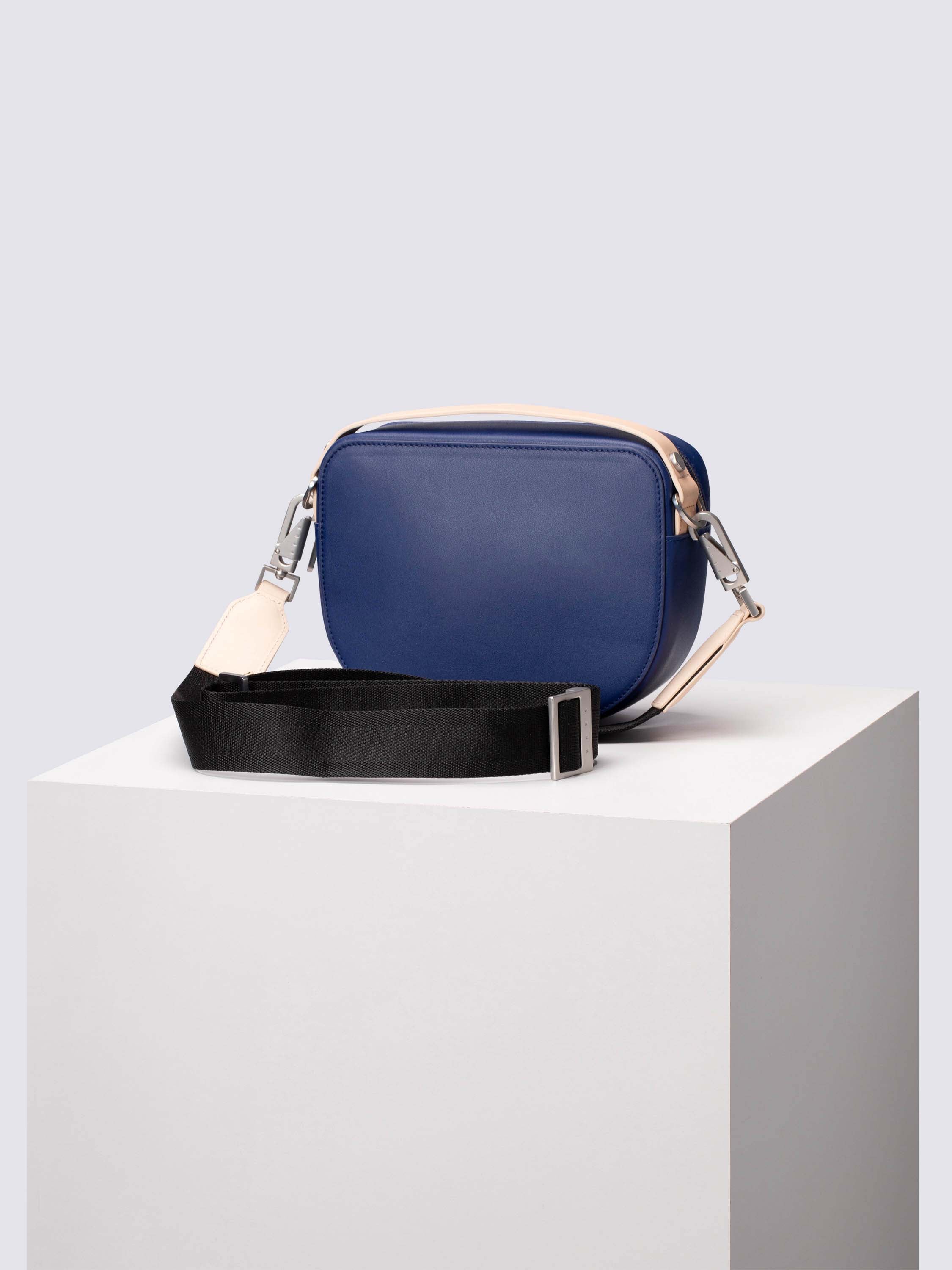 color:mittelblau_ansicht:000000000000002_dokar:Z07_dokar-text:online inhalt