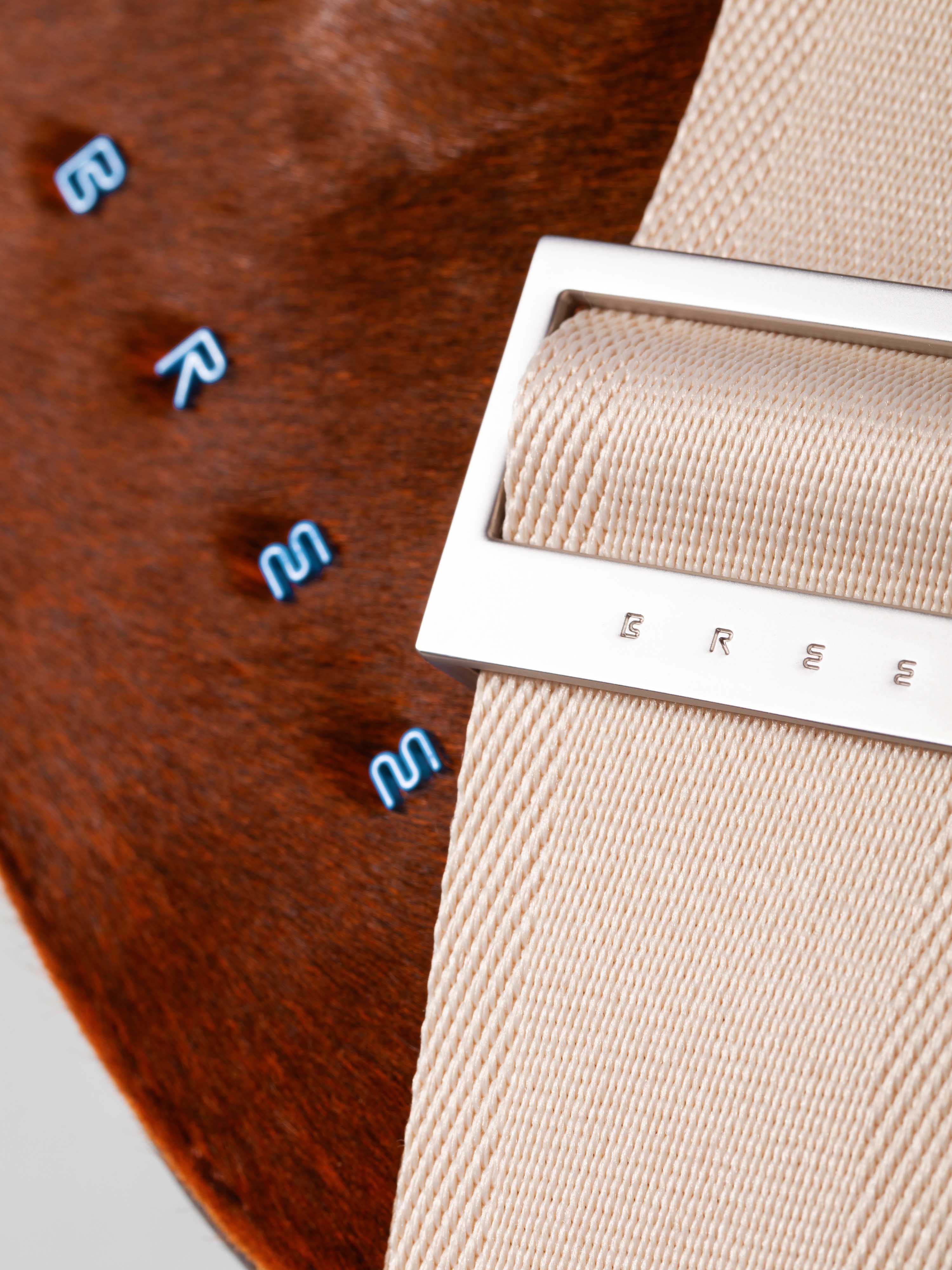 color:braun_ansicht:000000000000009_dokar:Z07_dokar-text:online inhalt