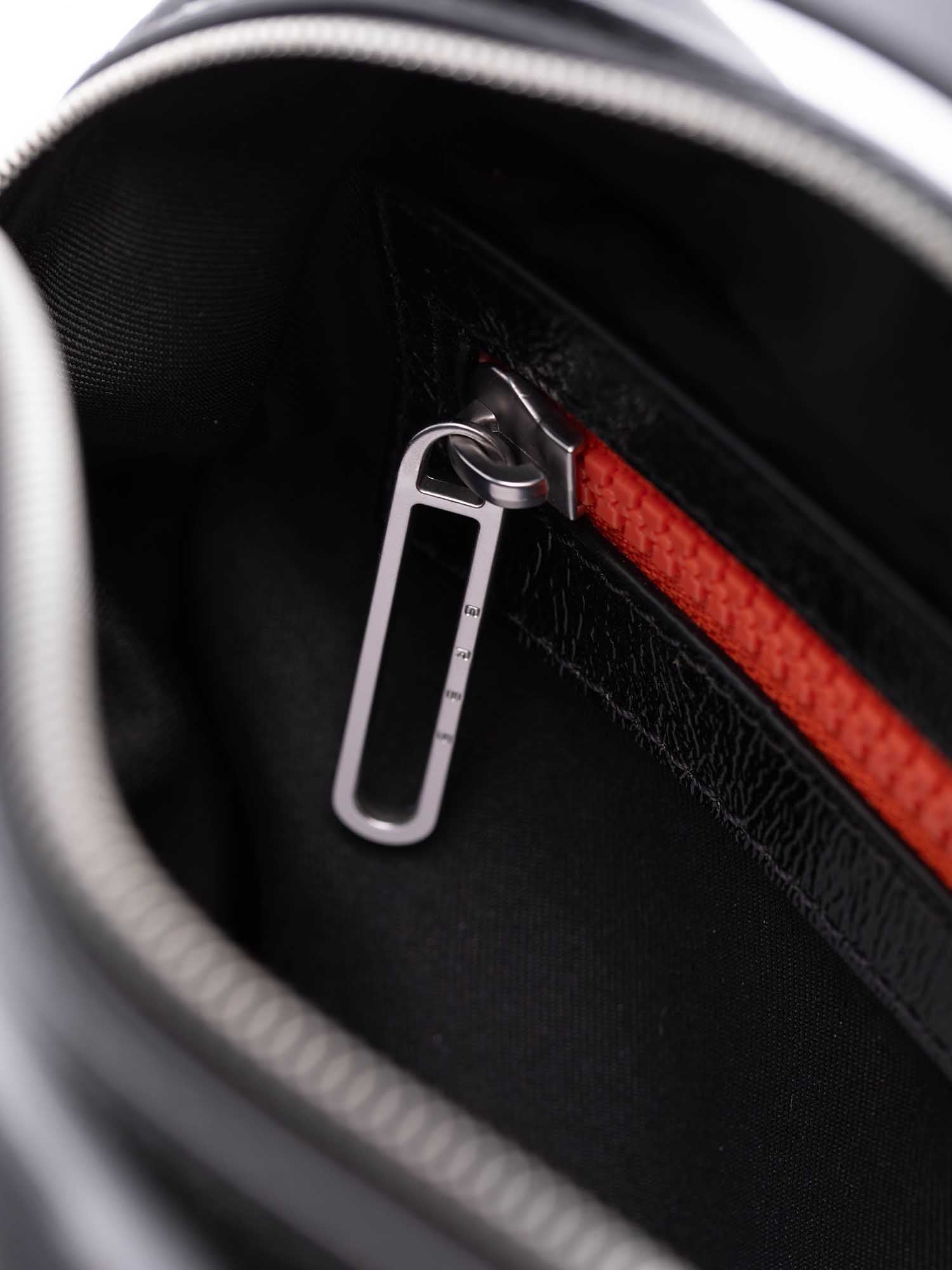 color:schwarz_ansicht:000000000000011_dokar:Z07_dokar-text:online inhalt