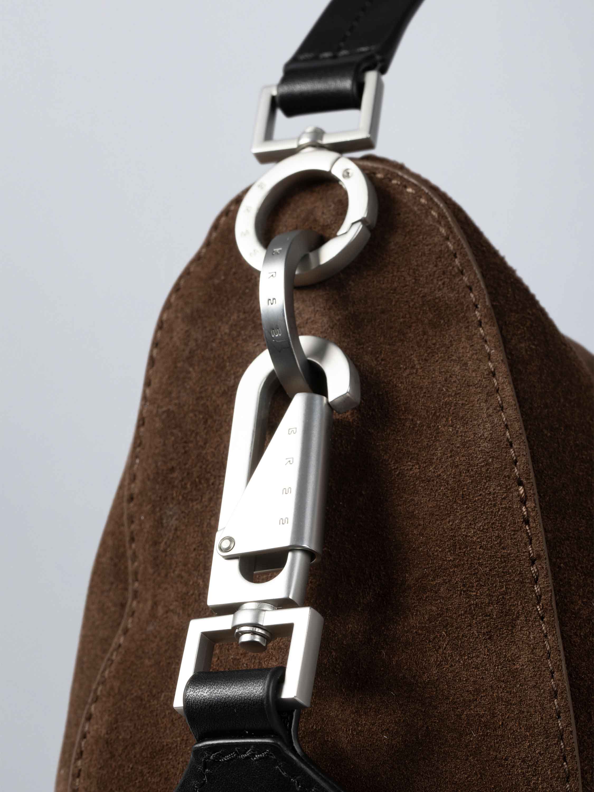 color:dunkelbraun_ansicht:000000000000010_dokar:Z07_dokar-text:online inhalt