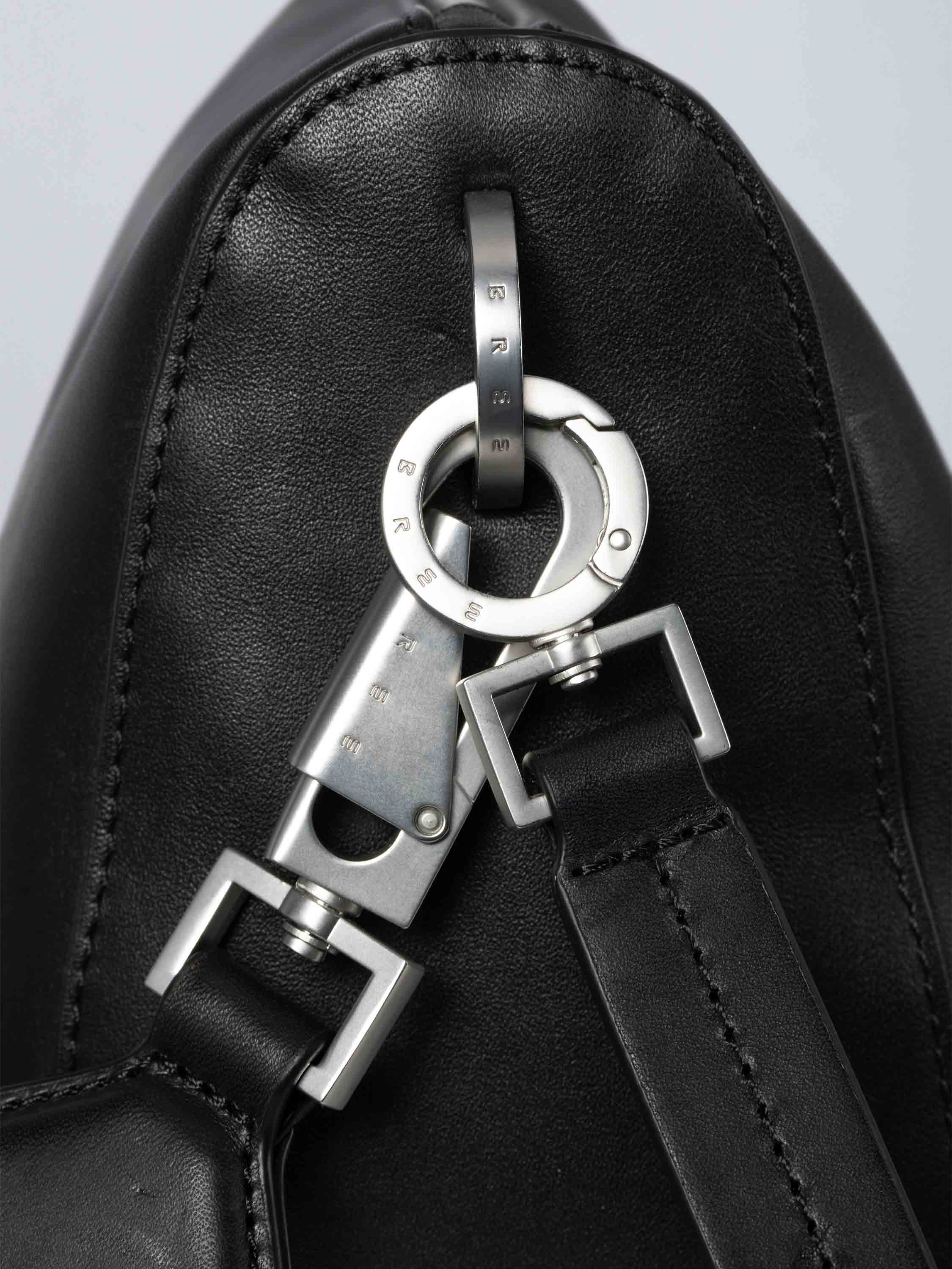 color:schwarz_ansicht:000000000000011_dokar:Z07_dokar-text:online inhalt