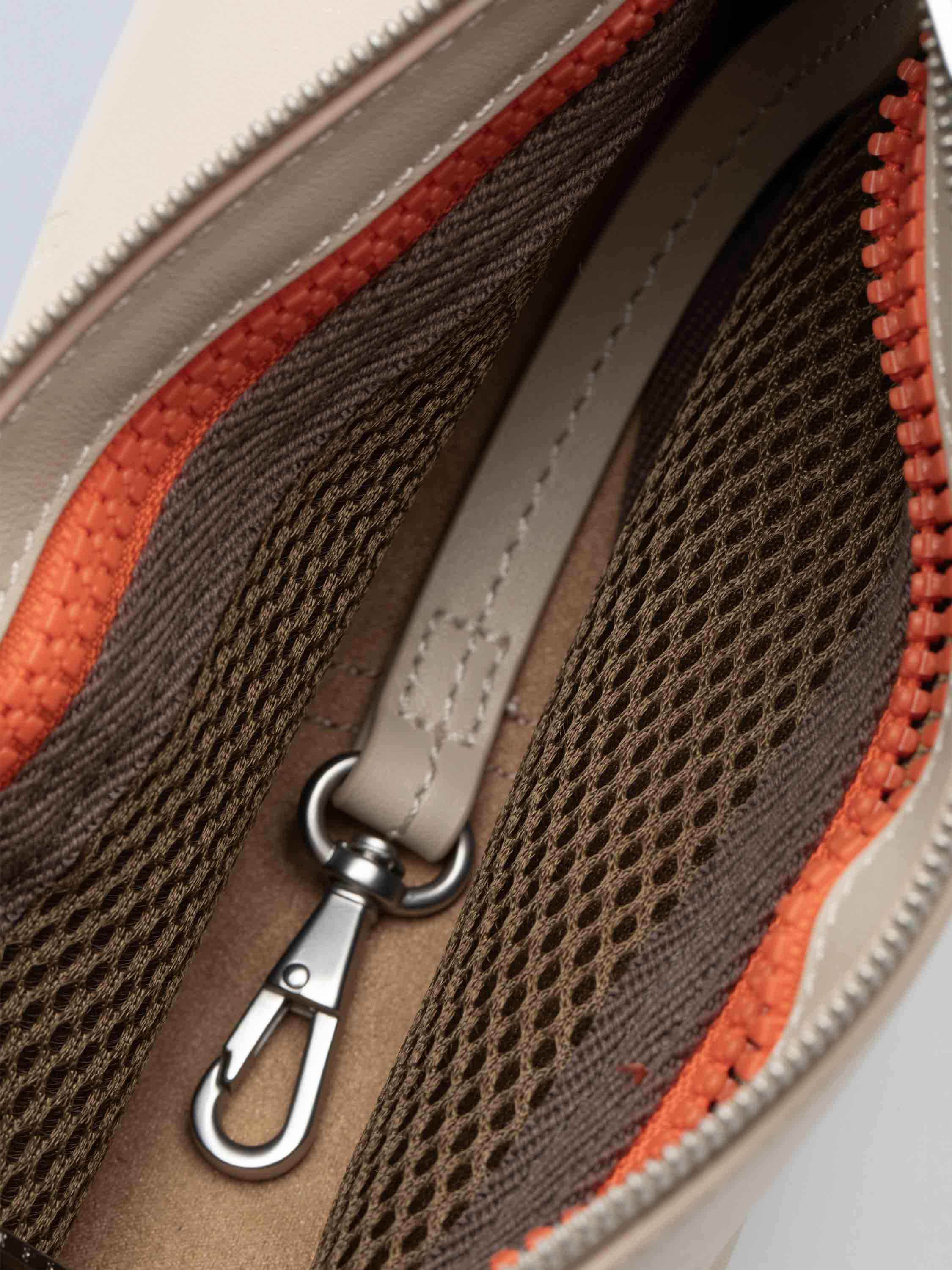 color:reines weiß_ansicht:000000000000008_dokar:Z07_dokar-text:online inhalt