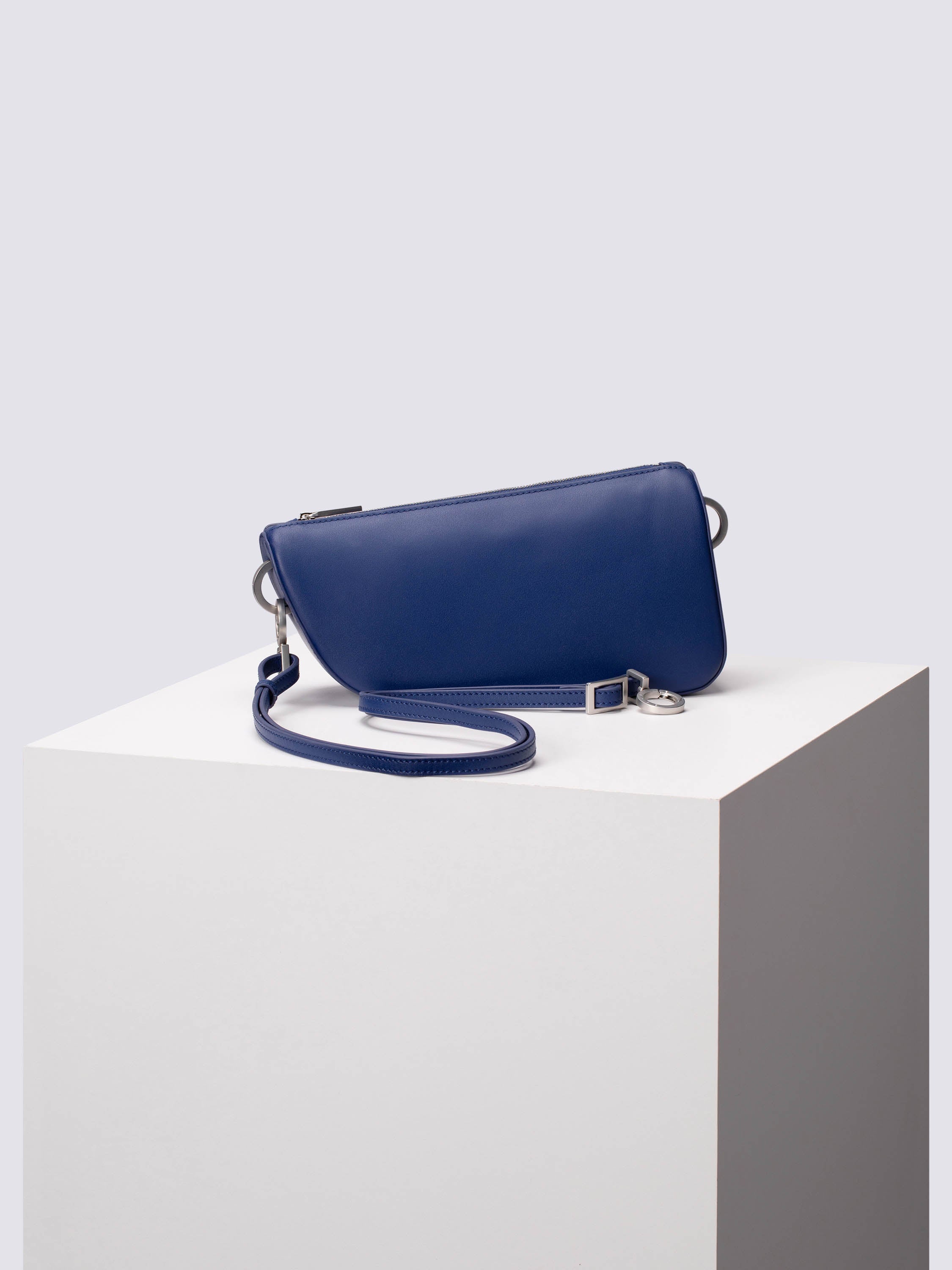 color:mittelblau_ansicht:000000000000002_dokar:Z07_dokar-text:online inhalt