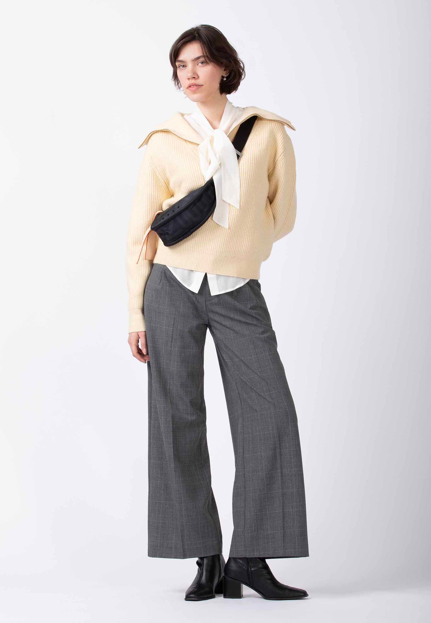 color:schwarz_ansicht:000000000000002_dokar:Z07_dokar-text:online inhalt