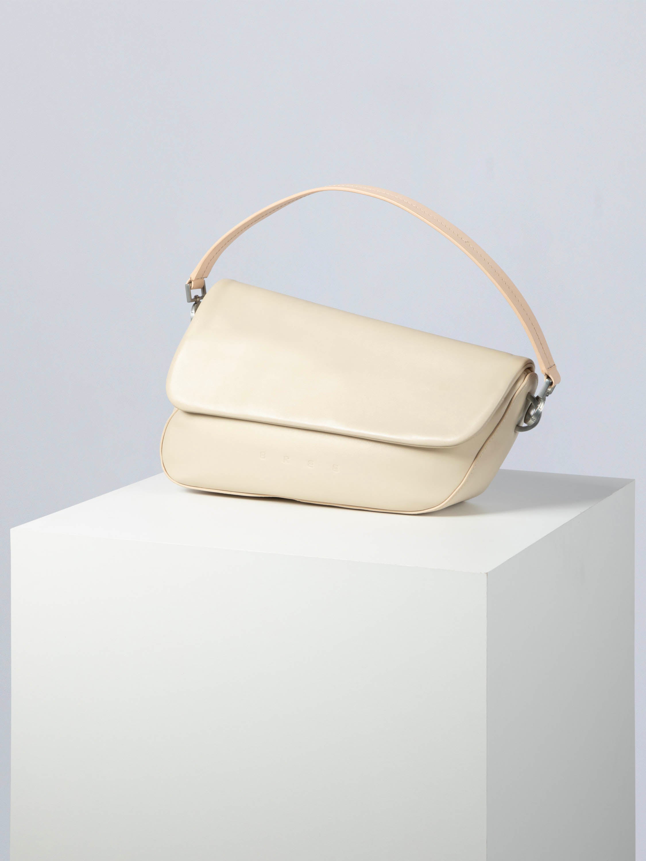 color:reines weiß_ansicht:000000000000001_dokar:Z07_dokar-text:online inhalt