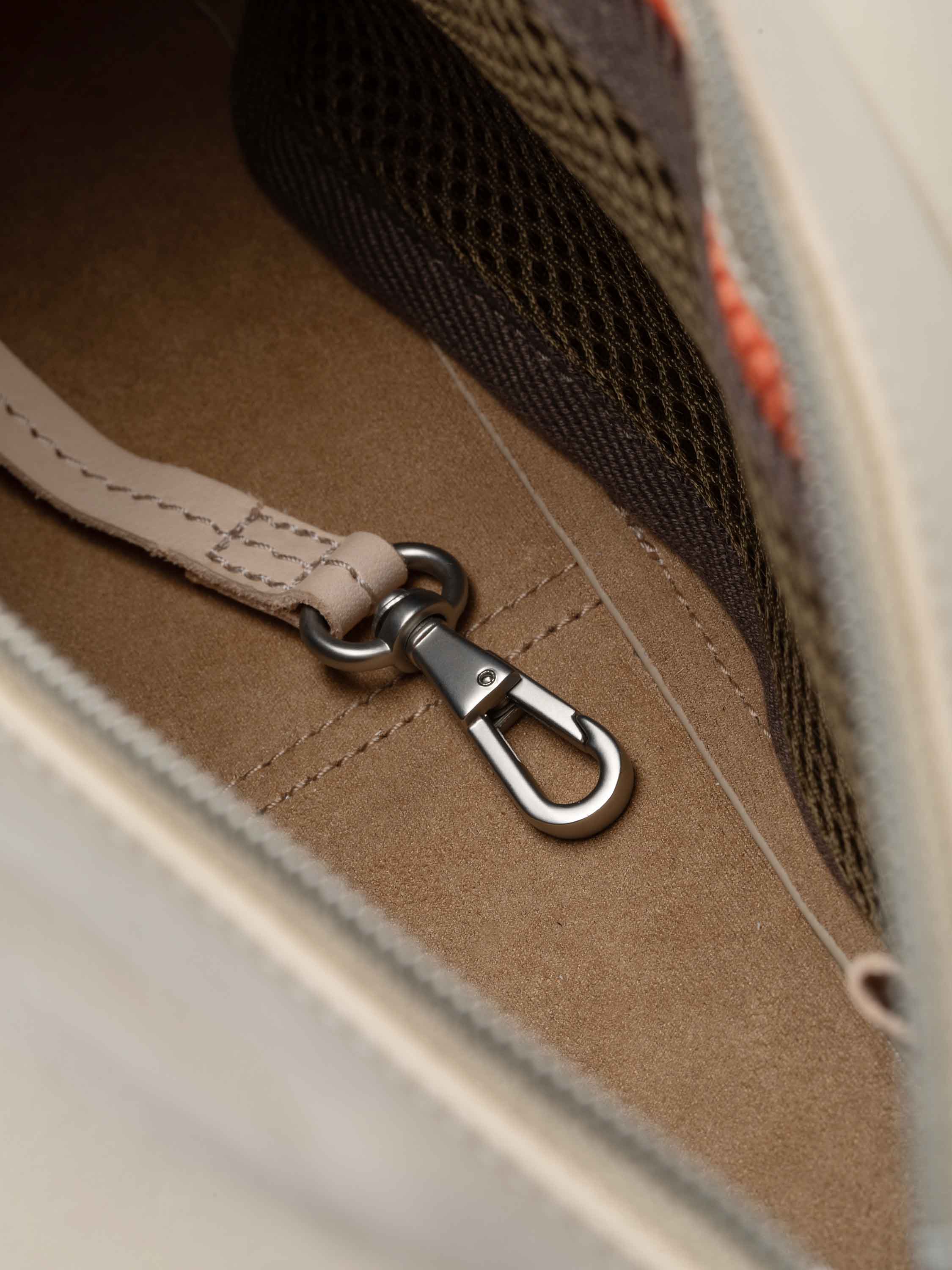 color:reines weiß_ansicht:000000000000008_dokar:Z07_dokar-text:online inhalt