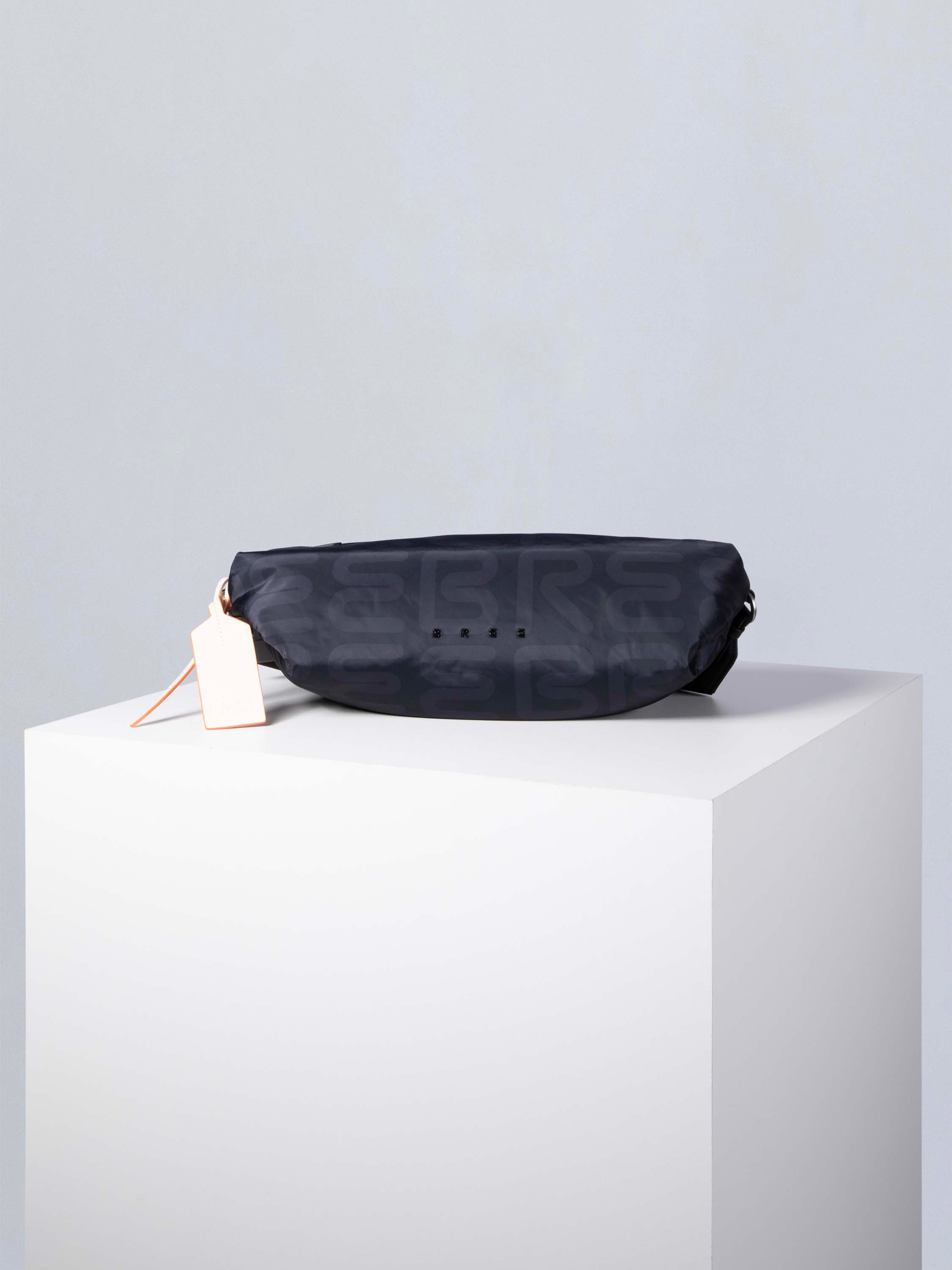 color:schwarz_ansicht:000000000000001_dokar:Z07_dokar-text:online inhalt