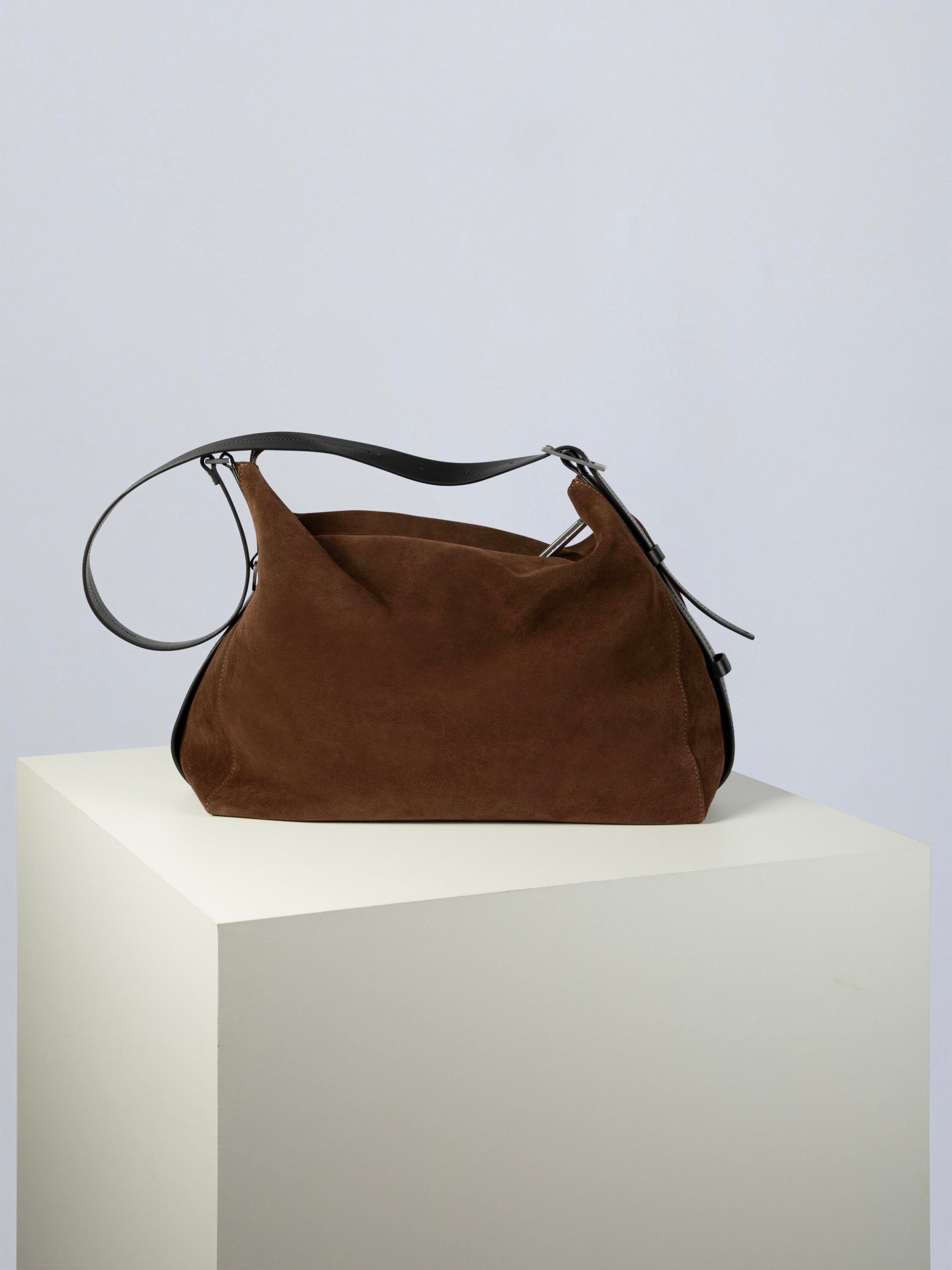 color:dunkelbraun_ansicht:000000000000003_dokar:Z07_dokar-text:online inhalt