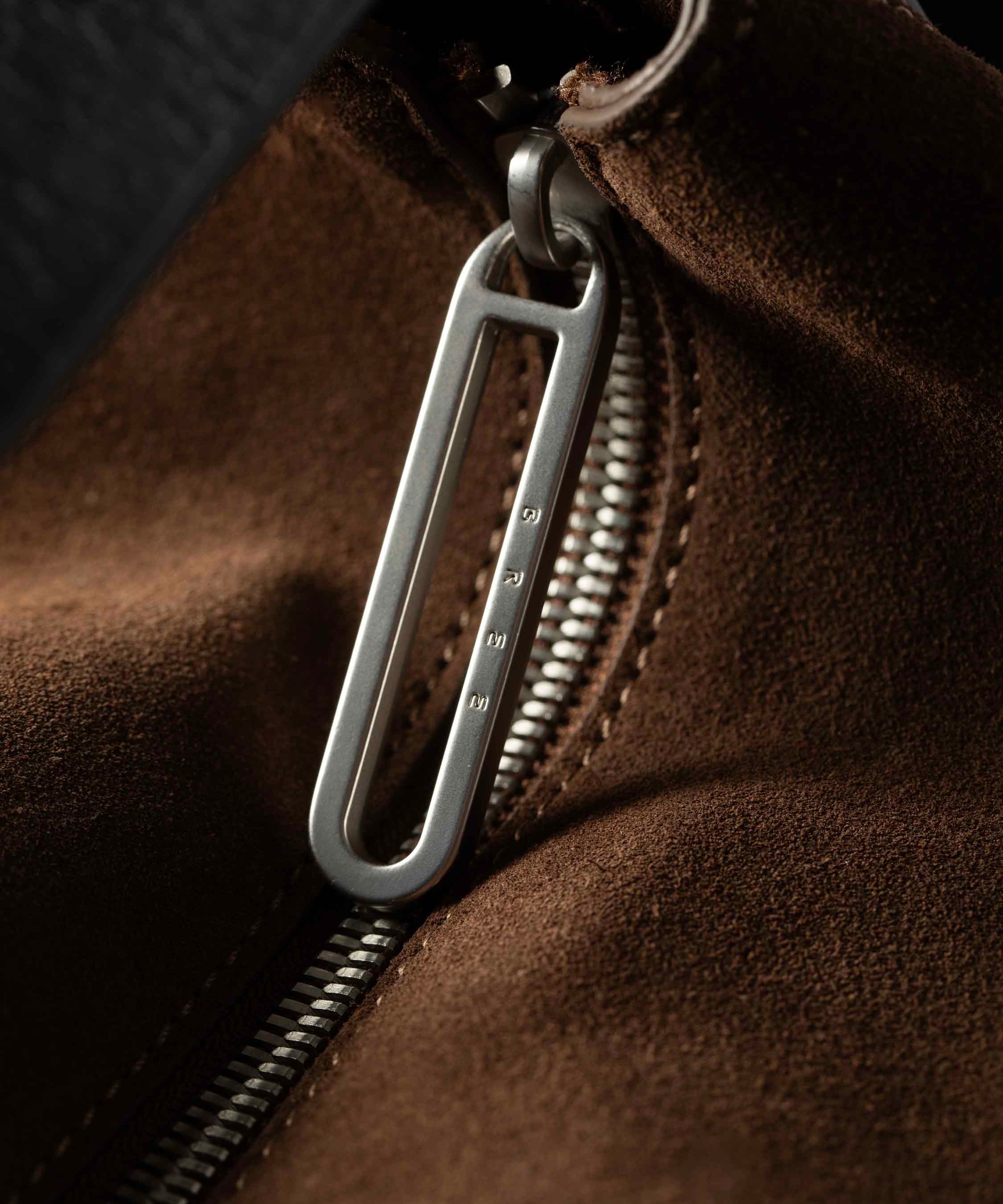 color:dunkelbraun_ansicht:000000000000005_dokar:Z07_dokar-text:online inhalt