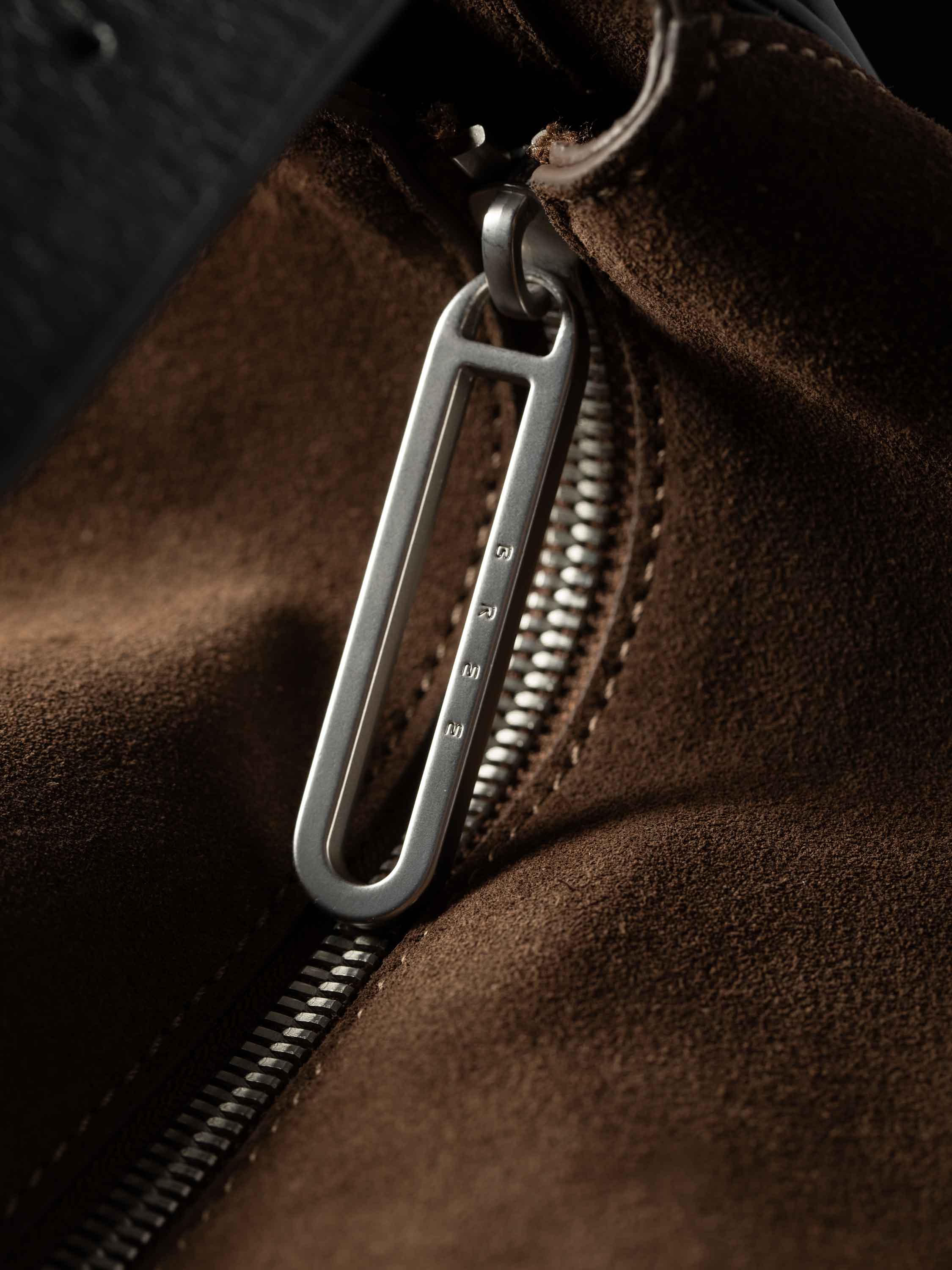 color:dunkelbraun_ansicht:000000000000008_dokar:Z07_dokar-text:online inhalt