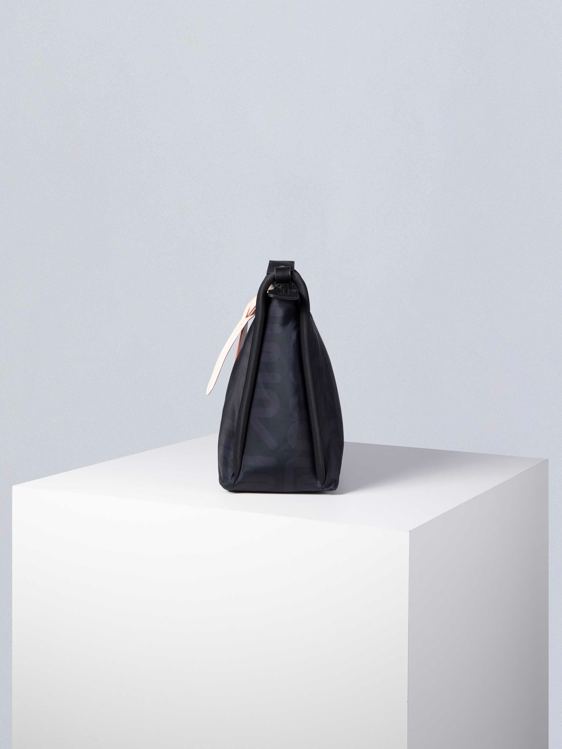 color:schwarz_ansicht:000000000000011_dokar:Z07_dokar-text:online inhalt