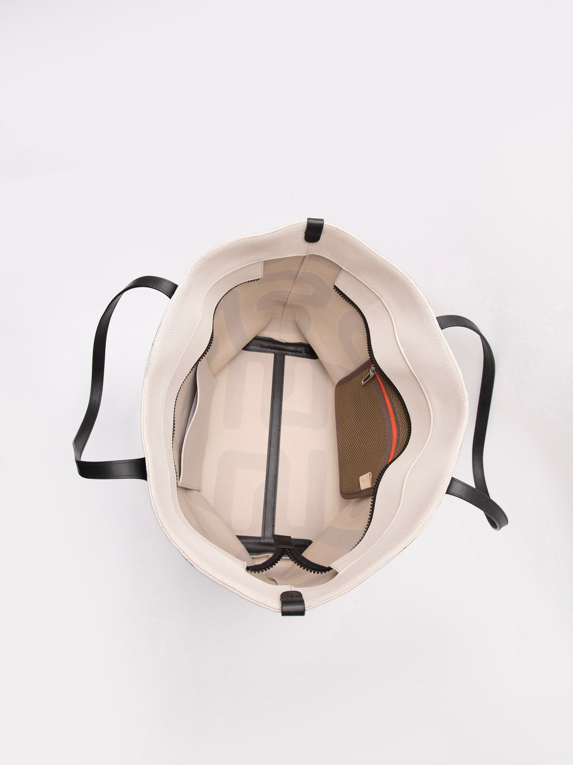 color:beige | black_ansicht:000000000000005_dokar:Z07_dokar-text:online inhalt