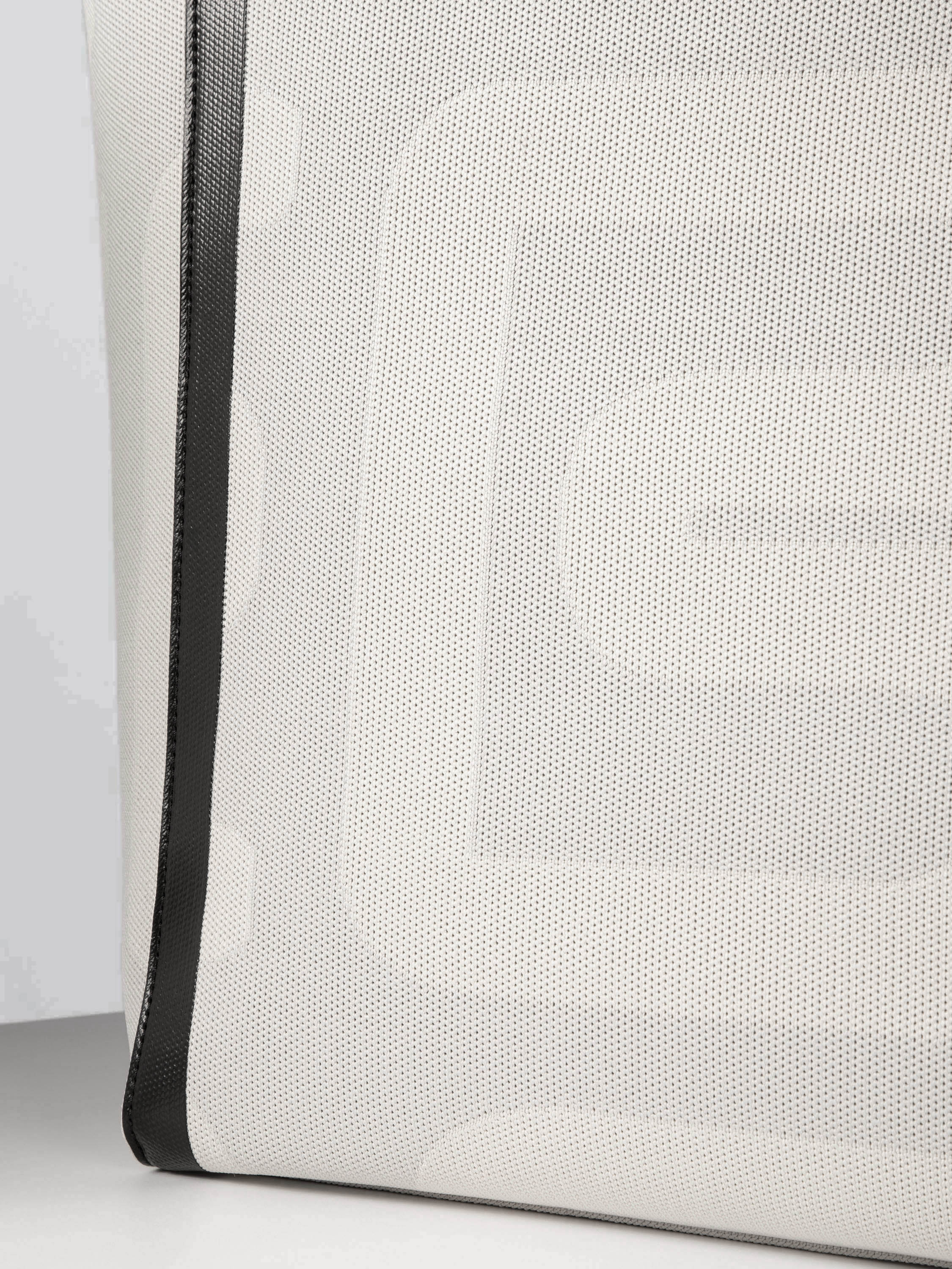 color:beige | black_ansicht:000000000000005_dokar:Z07_dokar-text:online inhalt