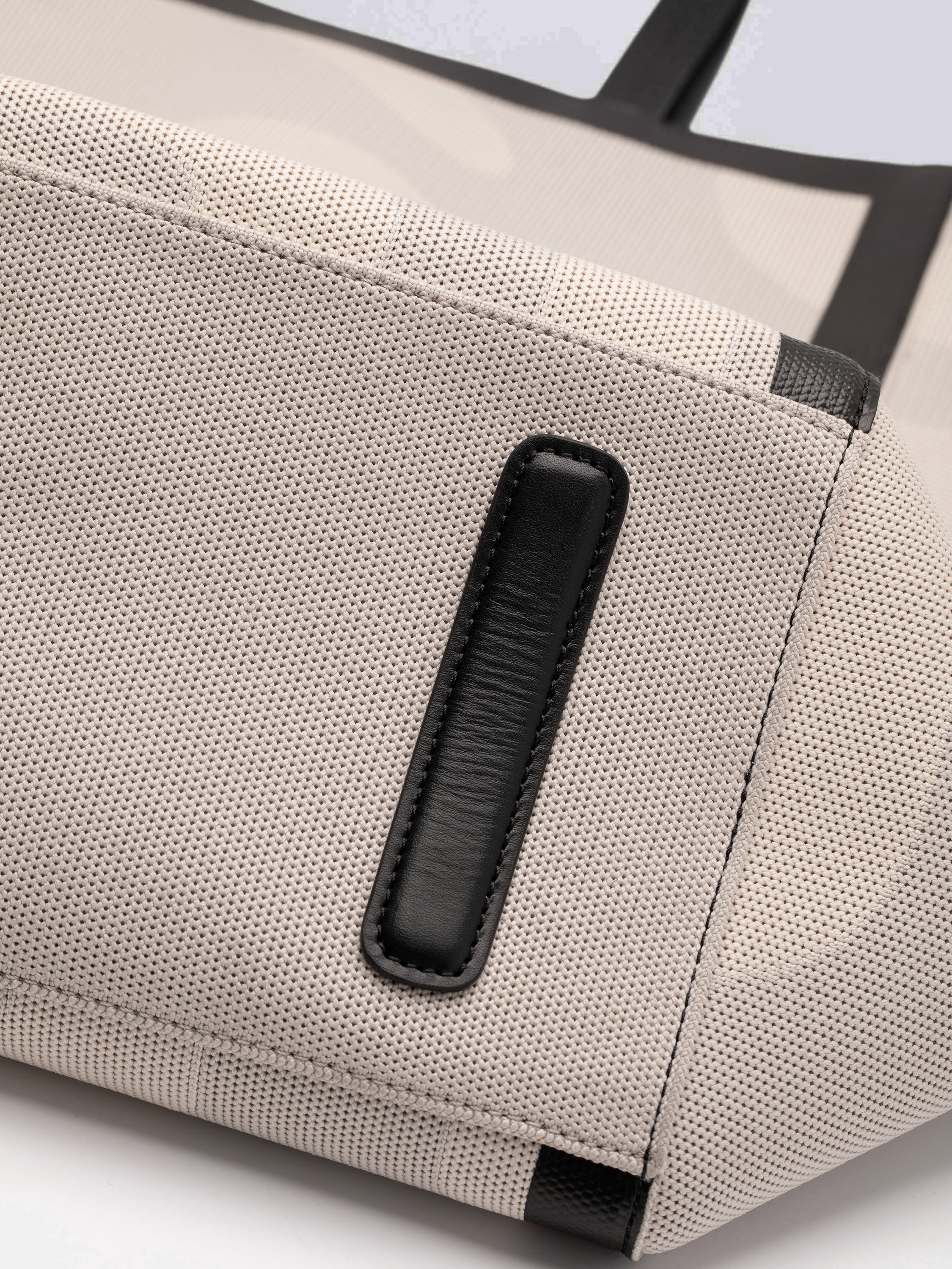 color:beige | black_ansicht:000000000000007_dokar:Z07_dokar-text:online inhalt