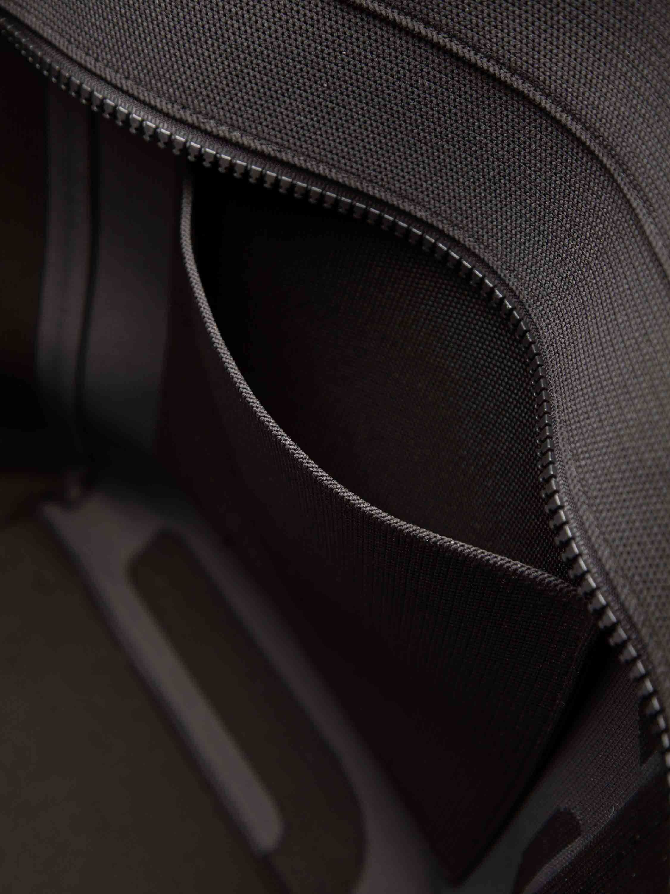 color:schwarz_ansicht:000000000000011_dokar:Z07_dokar-text:online inhalt