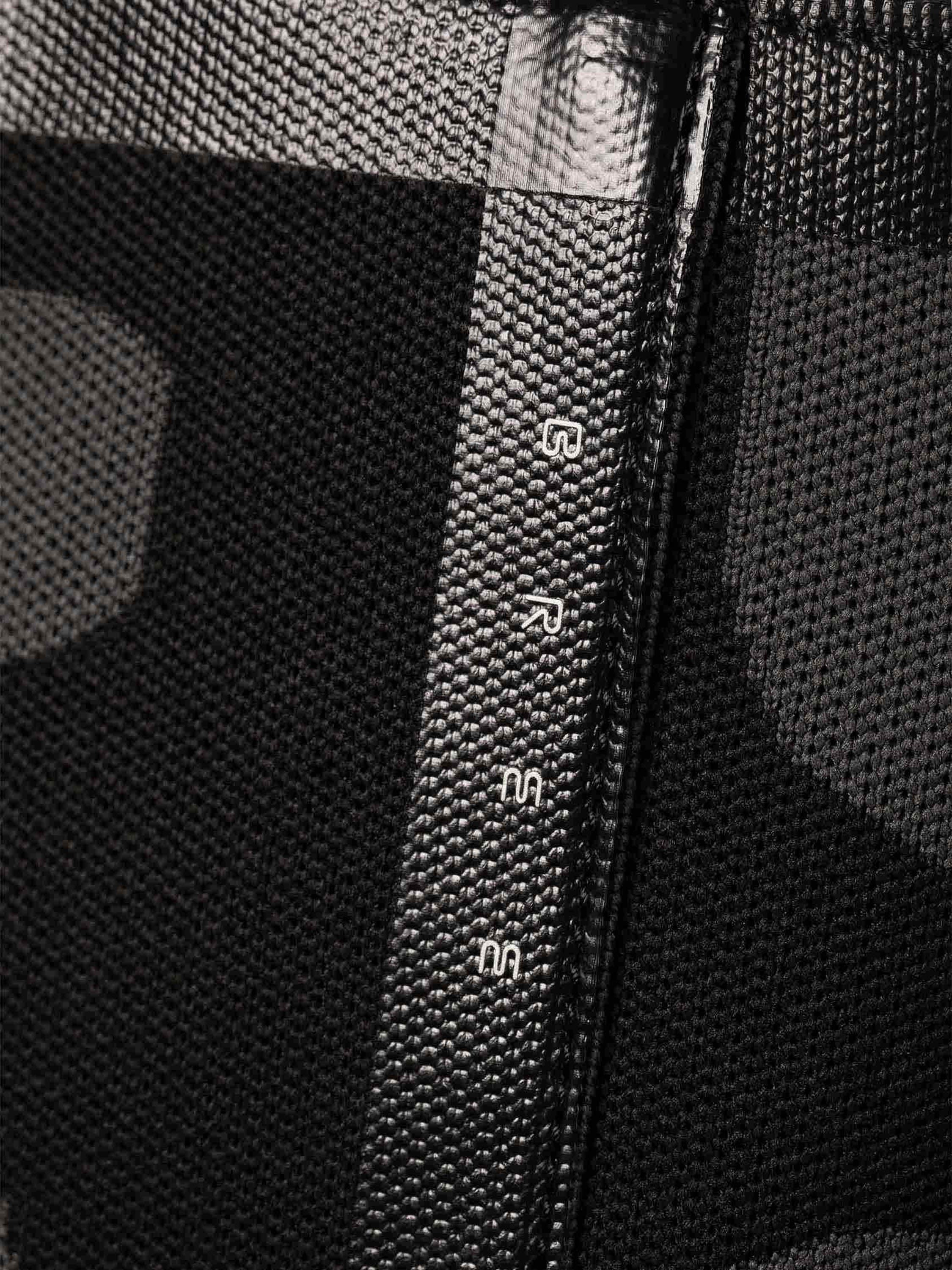 color:schwarz_ansicht:000000000000009_dokar:Z07_dokar-text:online inhalt