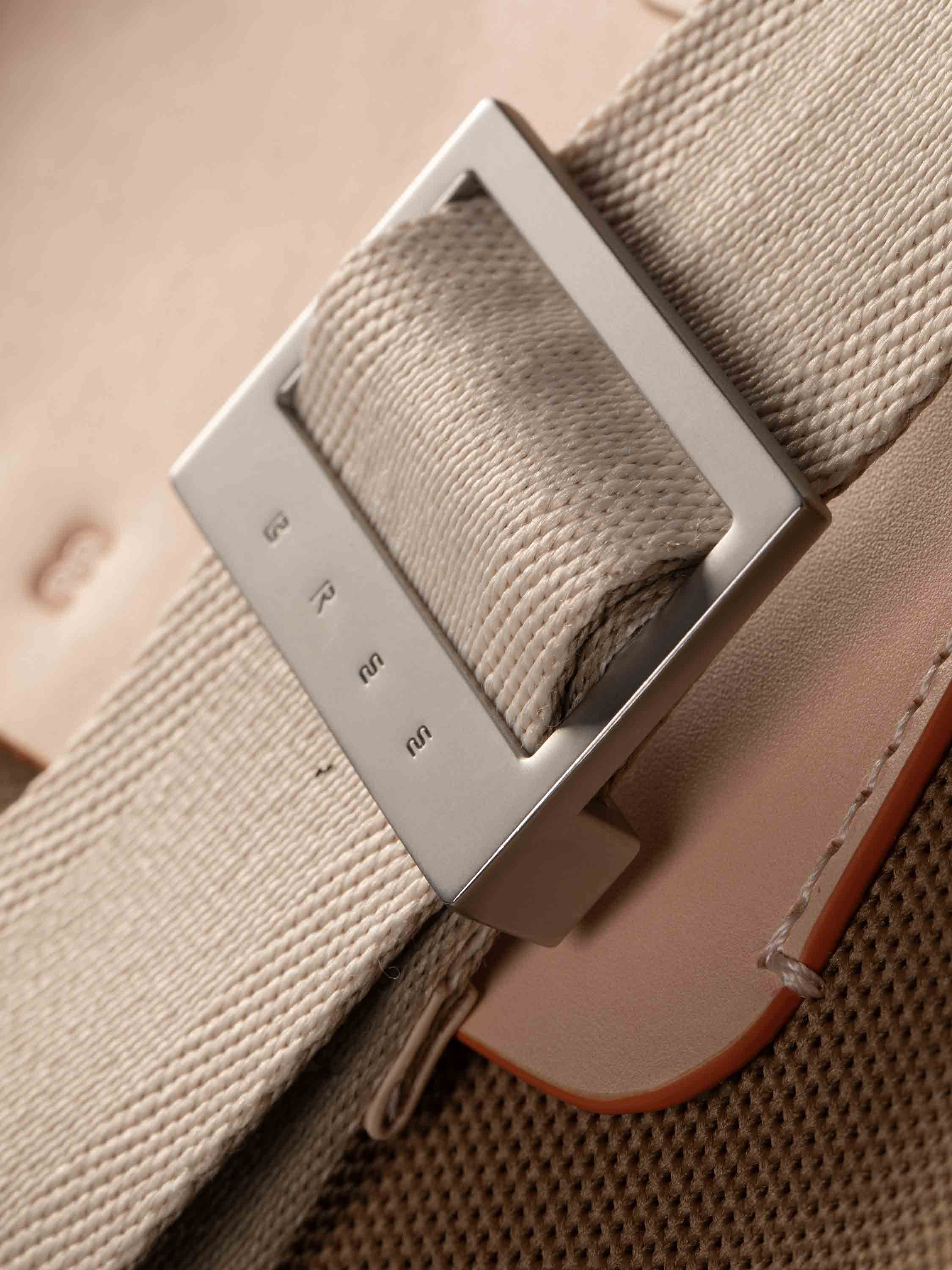 color:camel_ansicht:000000000000010_dokar:Z07_dokar-text:online inhalt