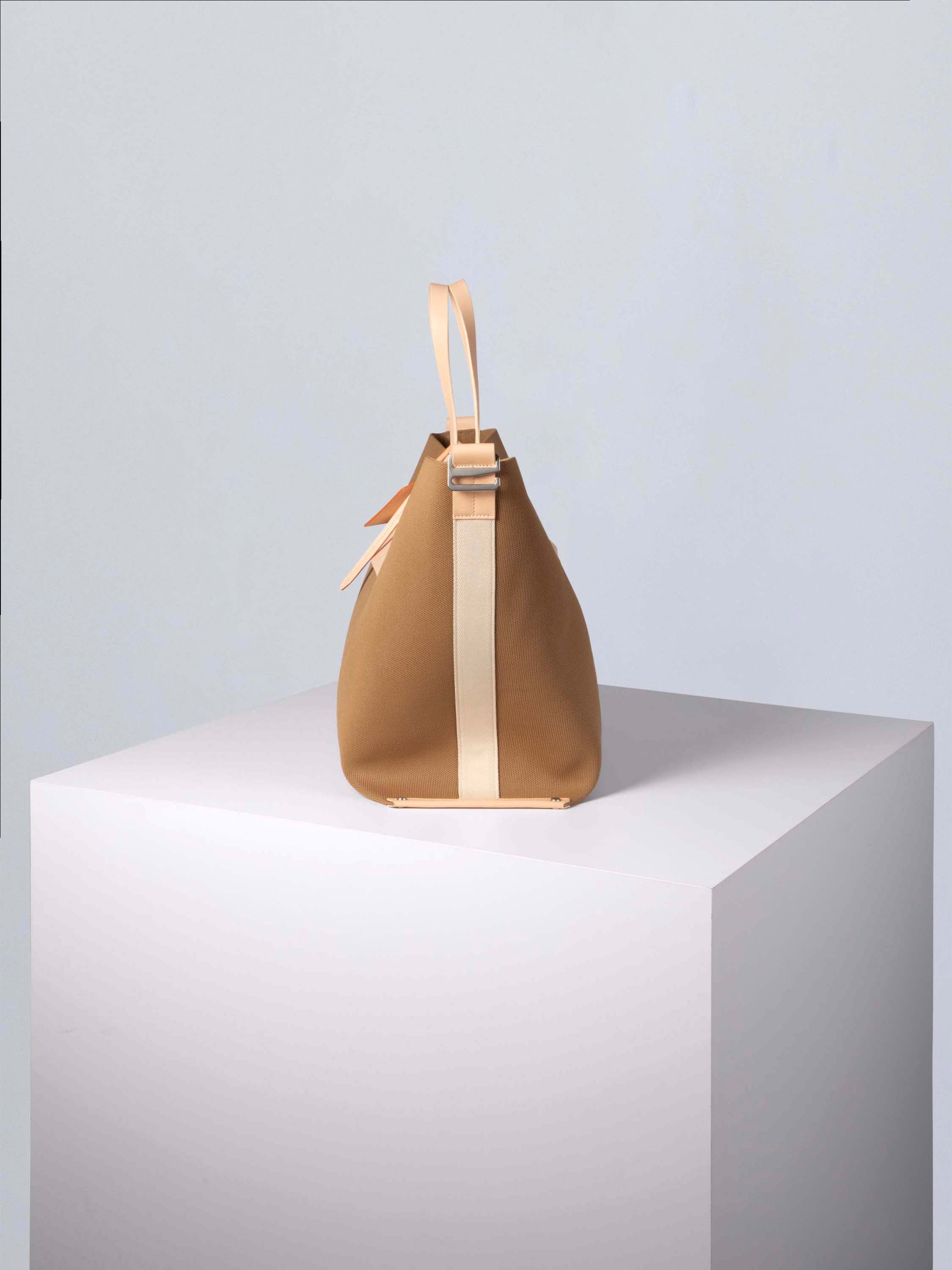 color:camel_ansicht:000000000000012_dokar:Z07_dokar-text:online inhalt