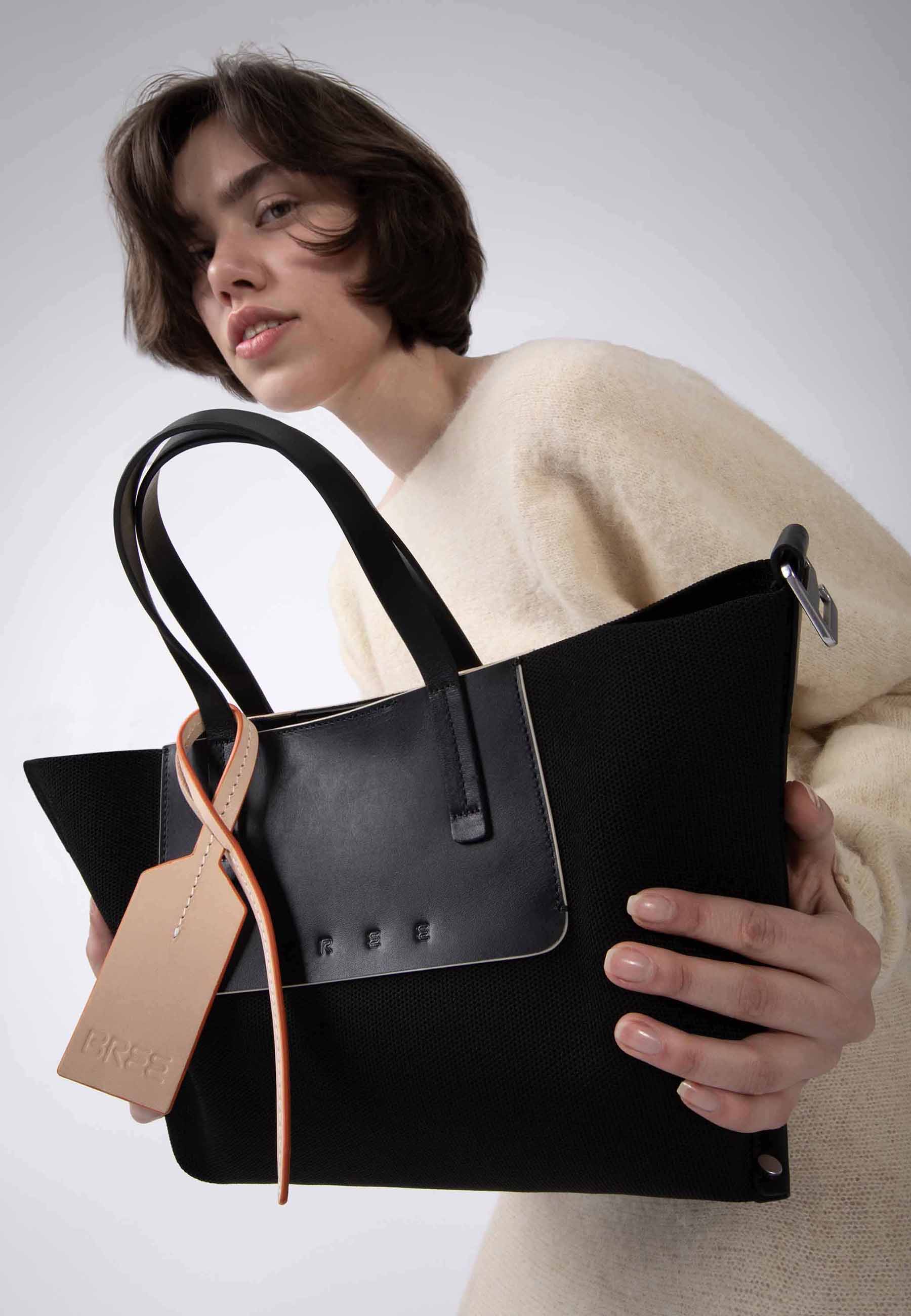 color:schwarz_ansicht:000000000000012_dokar:Z07_dokar-text:online inhalt