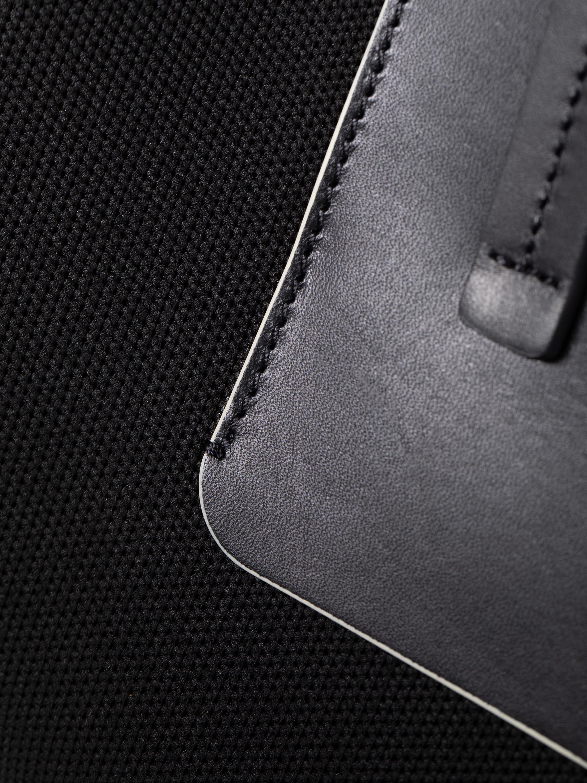 color:schwarz_ansicht:000000000000005_dokar:Z07_dokar-text:online inhalt