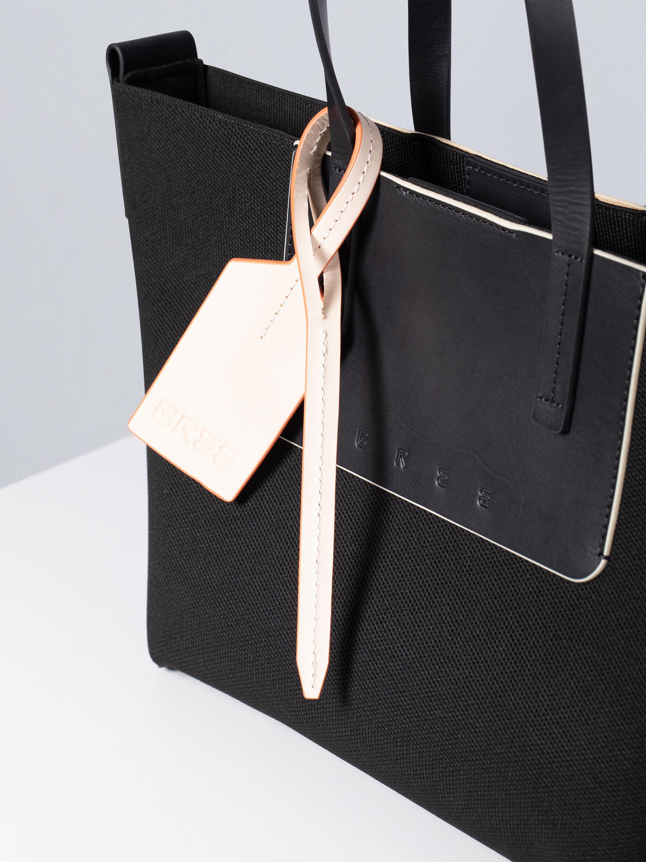 color:schwarz_ansicht:000000000000007_dokar:Z07_dokar-text:online inhalt