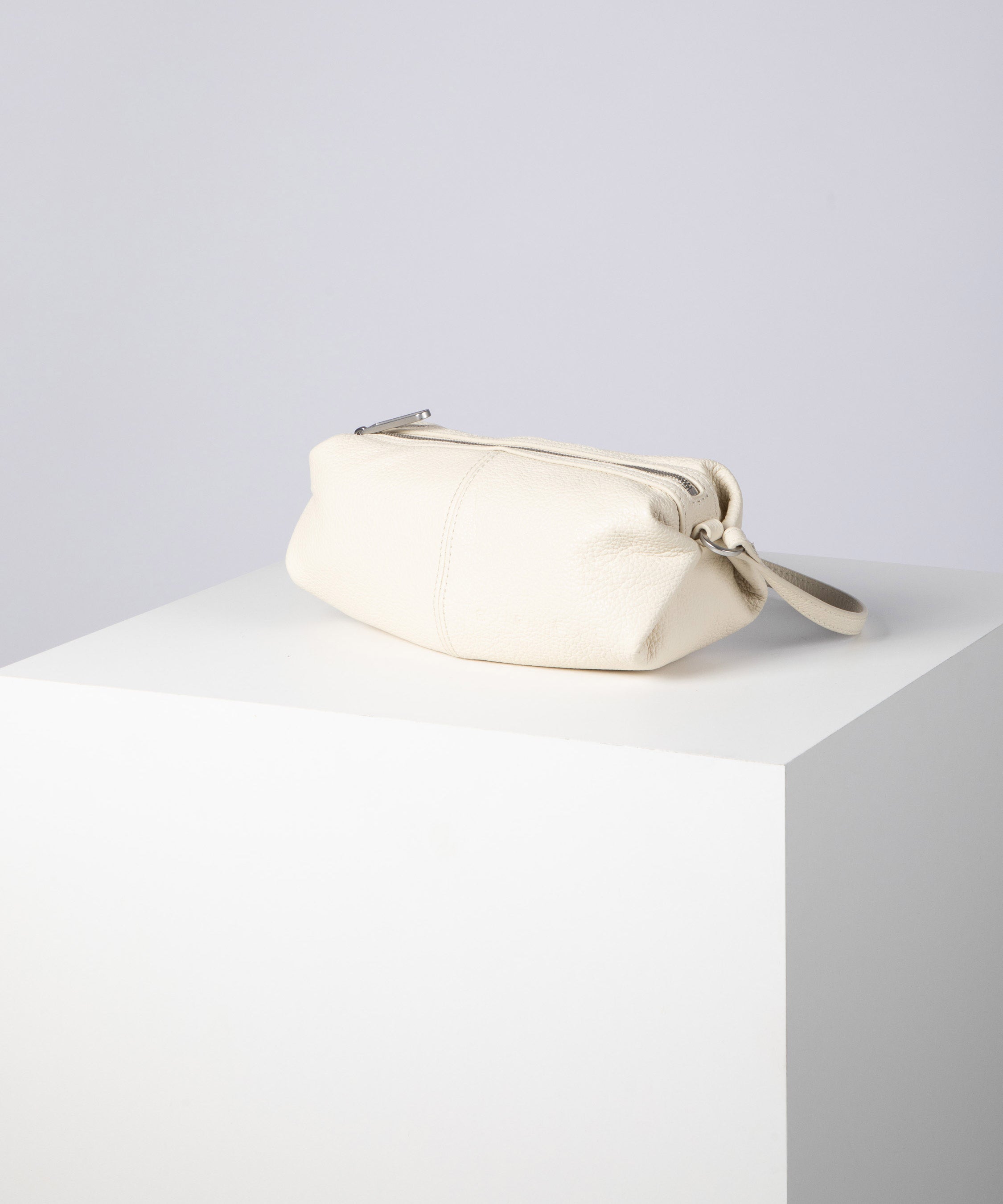 color:reines weiß_ansicht:000000000000001_dokar:Z07_dokar-text:online inhalt