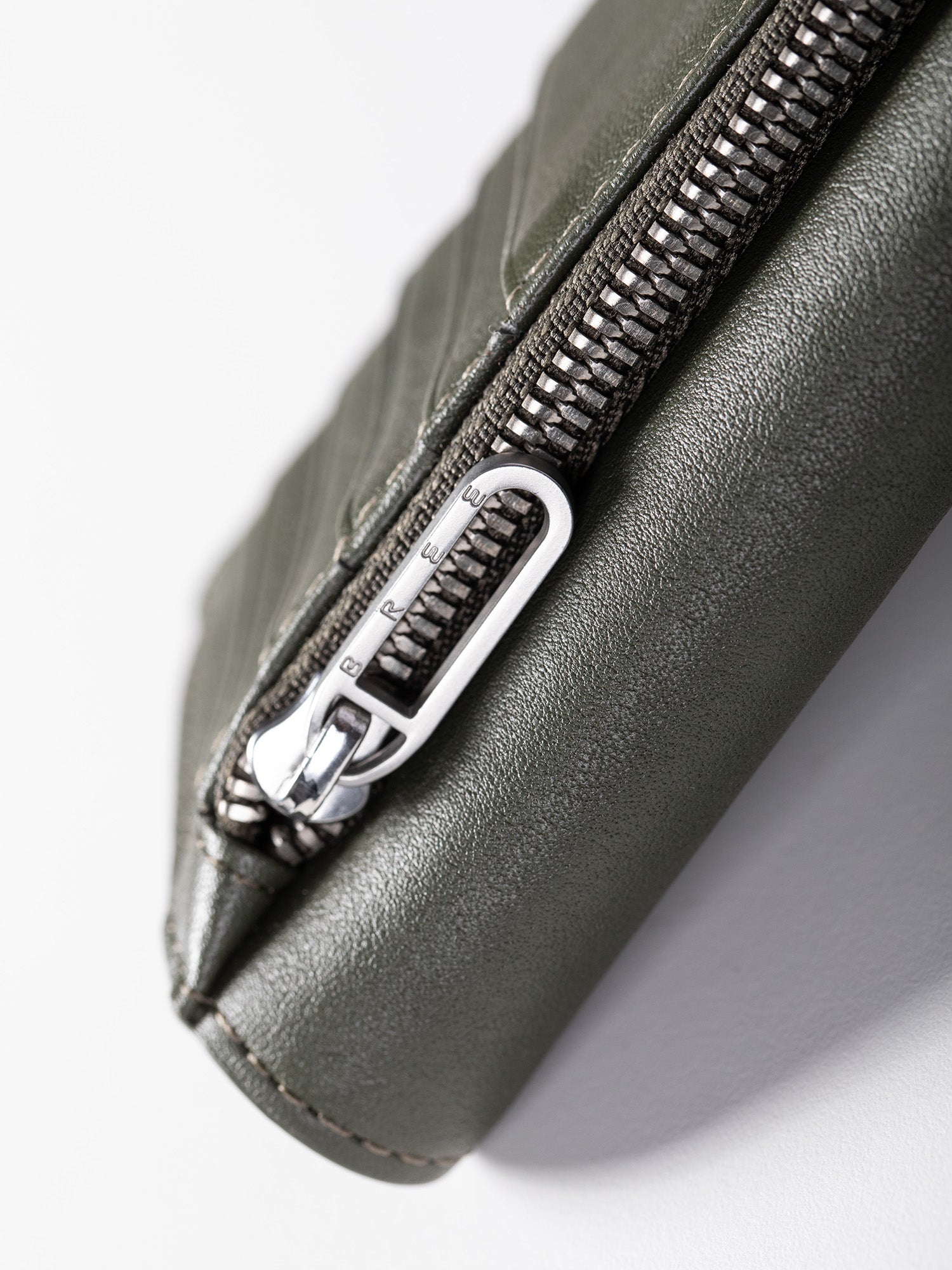 color:dark olive_ansicht:000000000000006_dokar:Z07_dokar-text:online inhalt