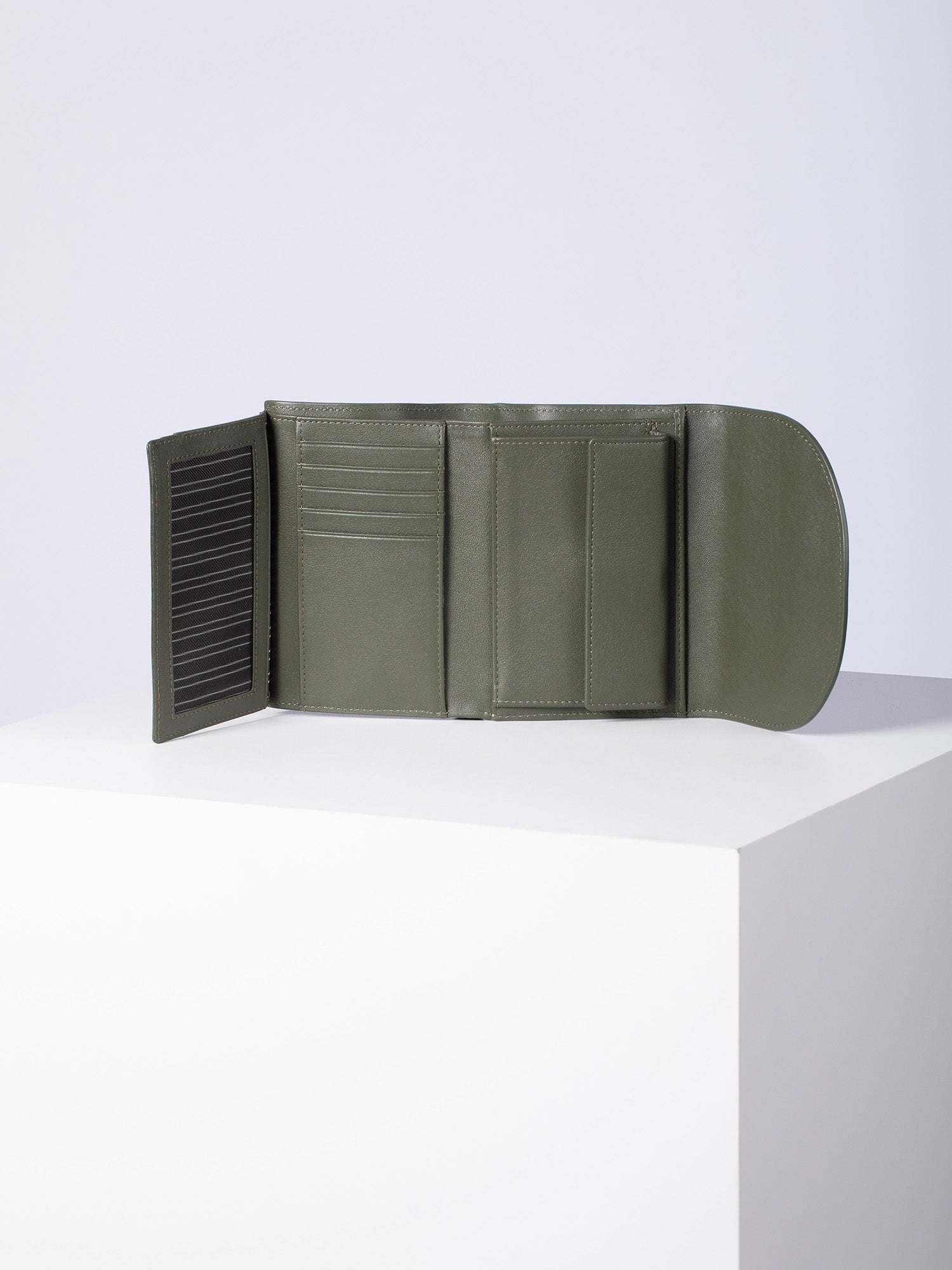 color:dark olive_ansicht:000000000000004_dokar:Z07_dokar-text:online inhalt