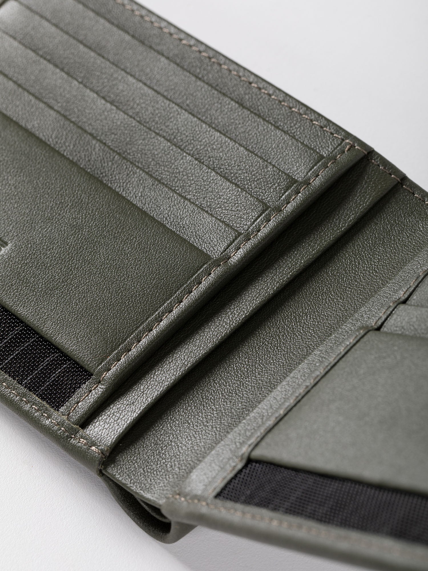 color:dark olive_ansicht:000000000000005_dokar:Z07_dokar-text:online inhalt