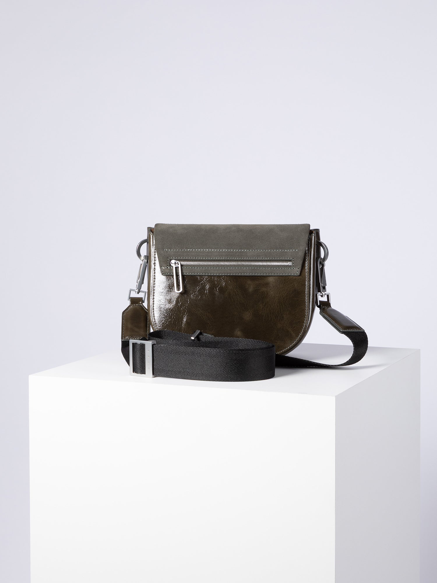 color:dark olive_ansicht:000000000000004_dokar:Z07_dokar-text:online inhalt