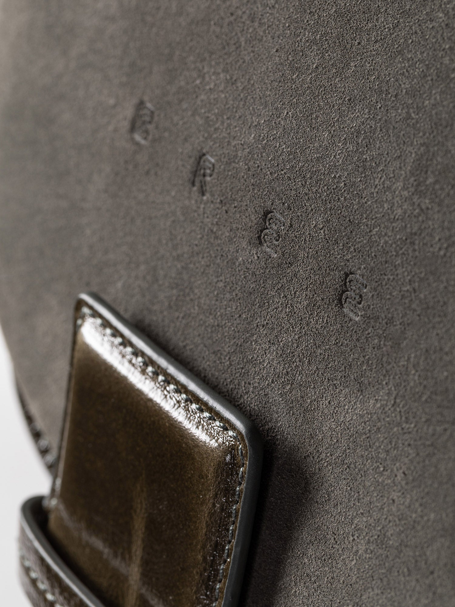 color:dark olive_ansicht:000000000000006_dokar:Z07_dokar-text:online inhalt