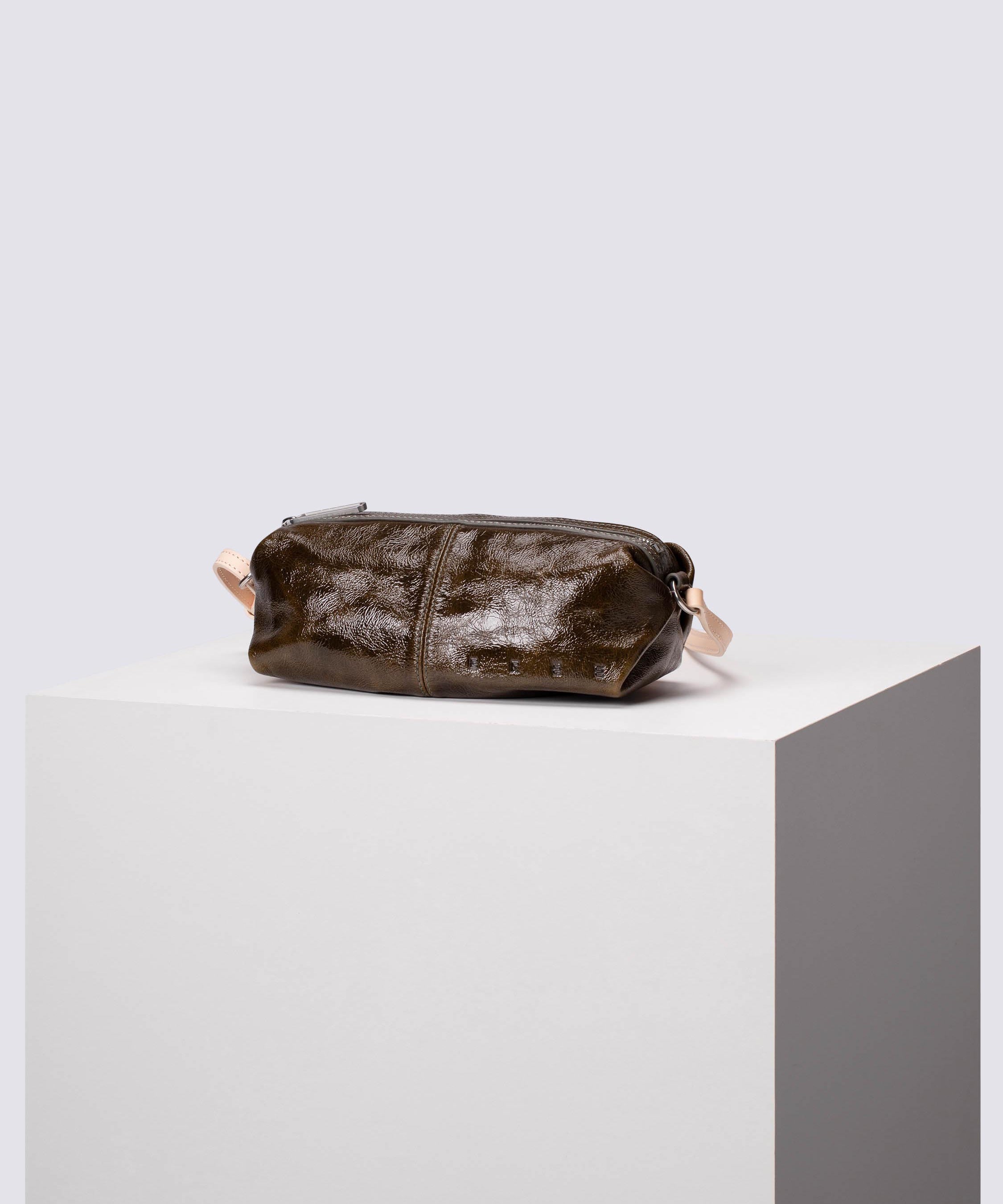color:dark olive_ansicht:000000000000001_dokar:Z07_dokar-text:online inhalt