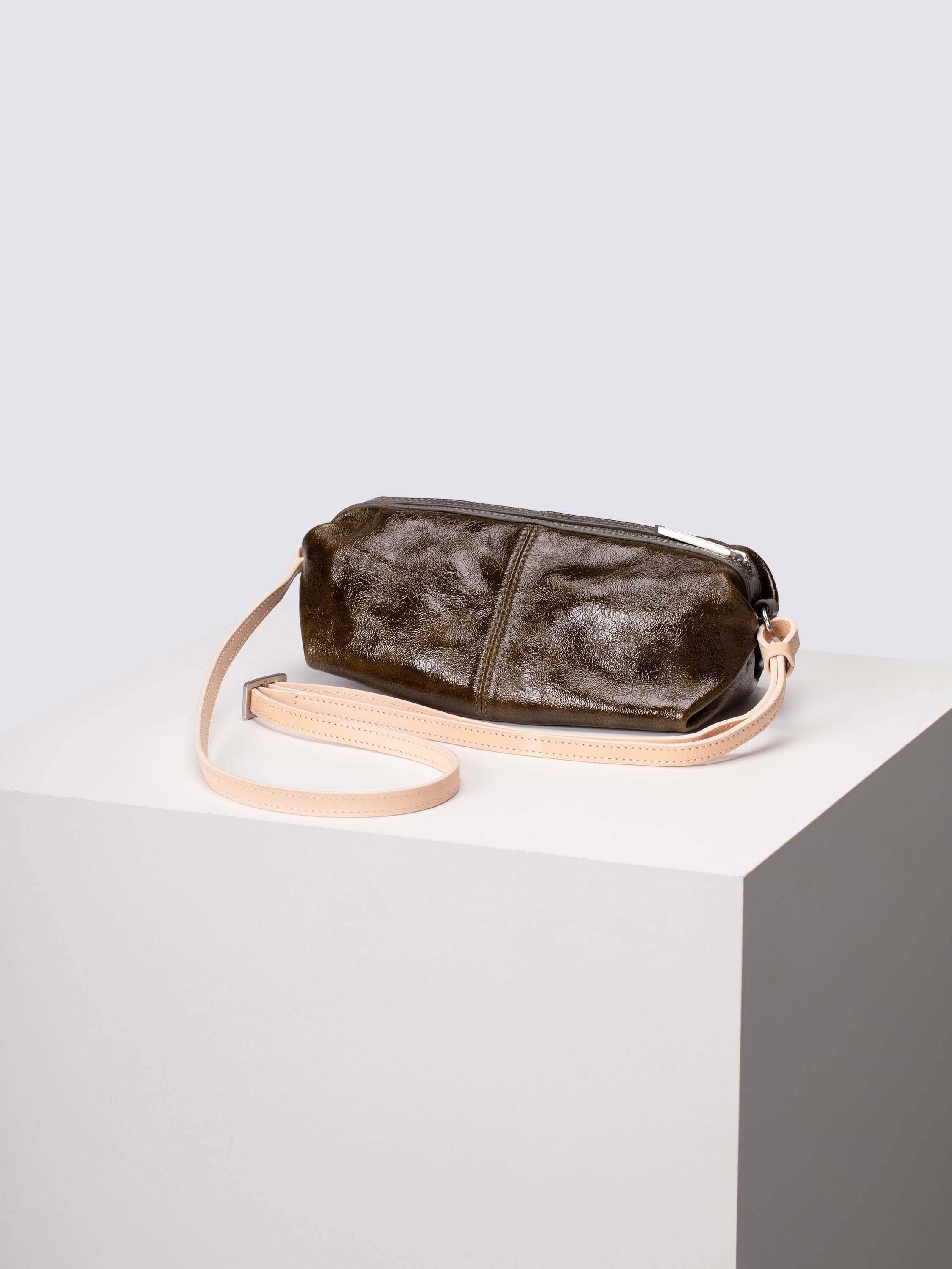 color:dark olive_ansicht:000000000000002_dokar:Z07_dokar-text:online inhalt