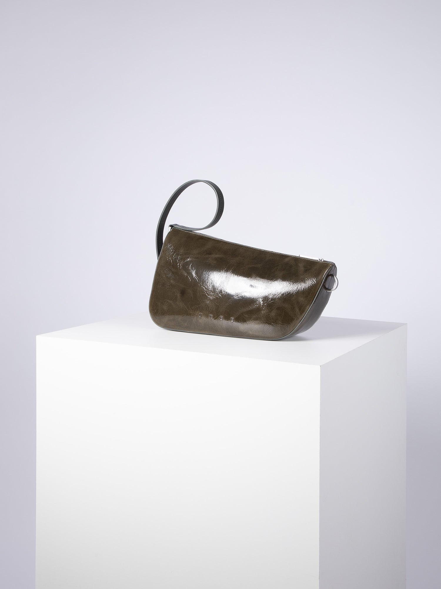 color:dark olive_ansicht:000000000000012_dokar:Z07_dokar-text:online inhalt
