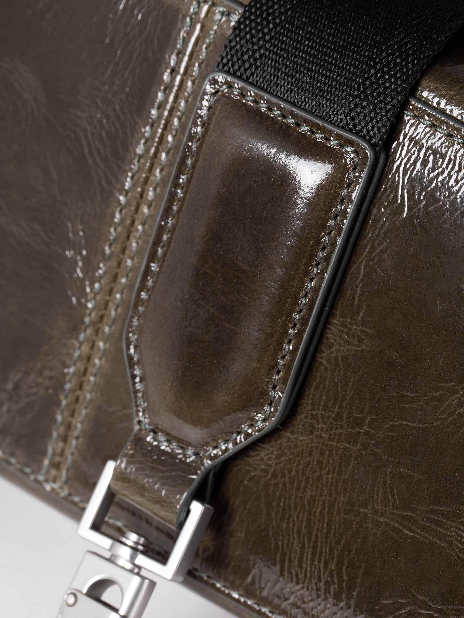 color:dark olive_ansicht:000000000000009_dokar:Z07_dokar-text:online inhalt