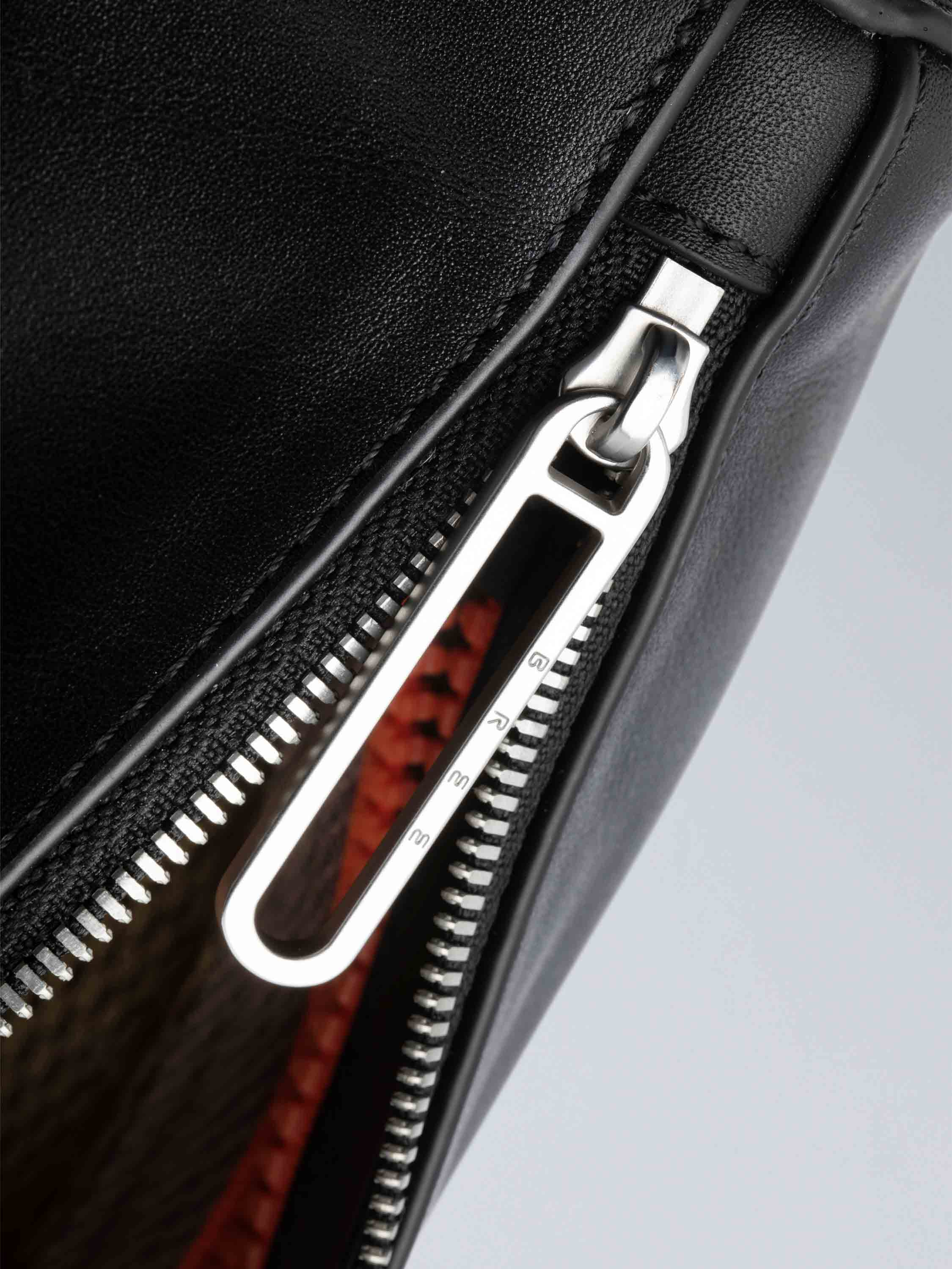 color:schwarz_ansicht:000000000000006_dokar:Z07_dokar-text:online inhalt