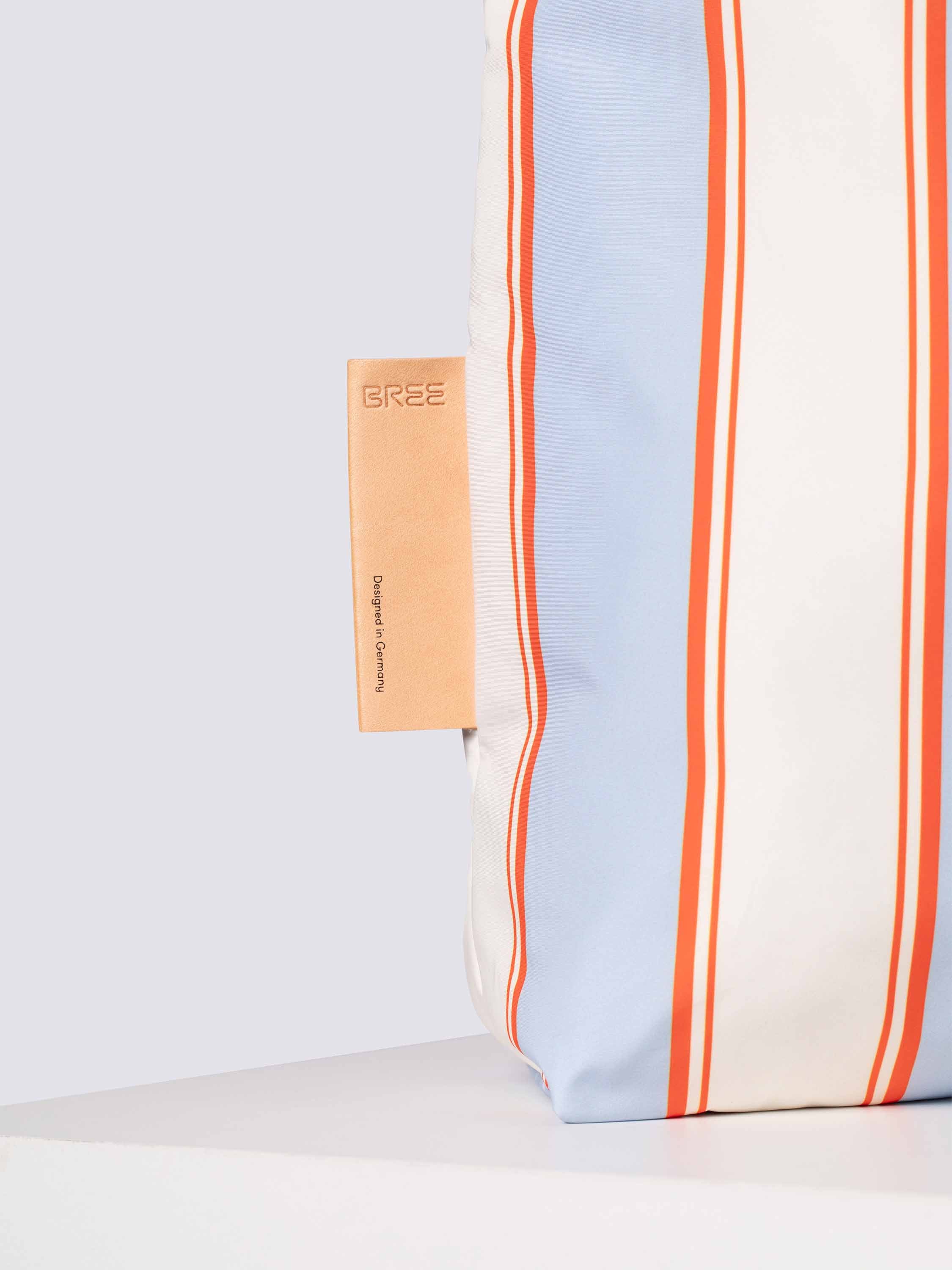 color:dark navy_ansicht:000000000000008_dokar:Z07_dokar-text:online inhalt